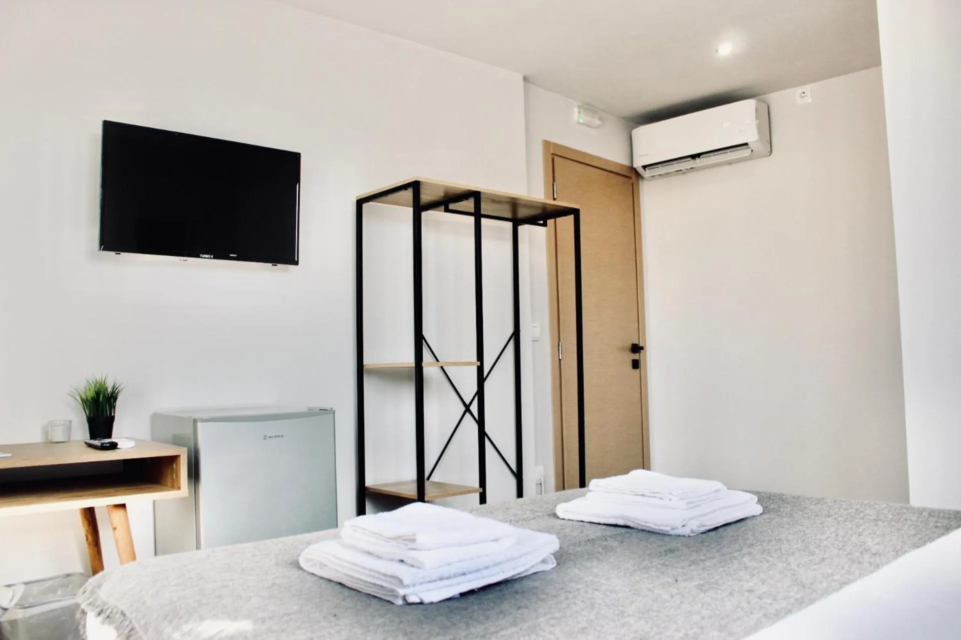 Bedroom, Bed in Navitas House