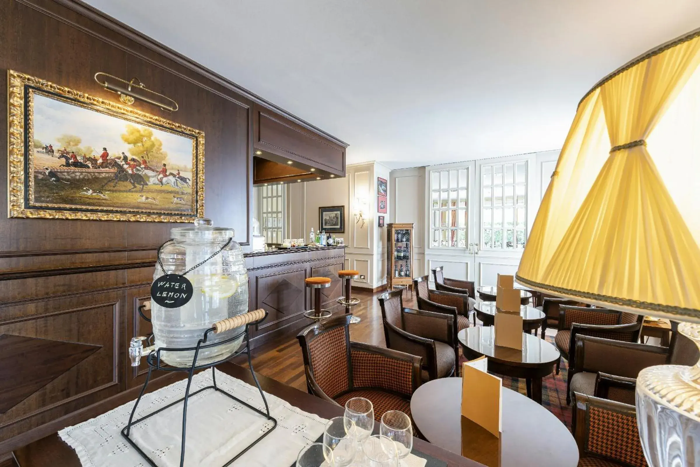 Lounge or bar in The Regency Sure Hotel Collection by Best Western Lounge or bar in The Regency Sure Hotel Collection by Best Western