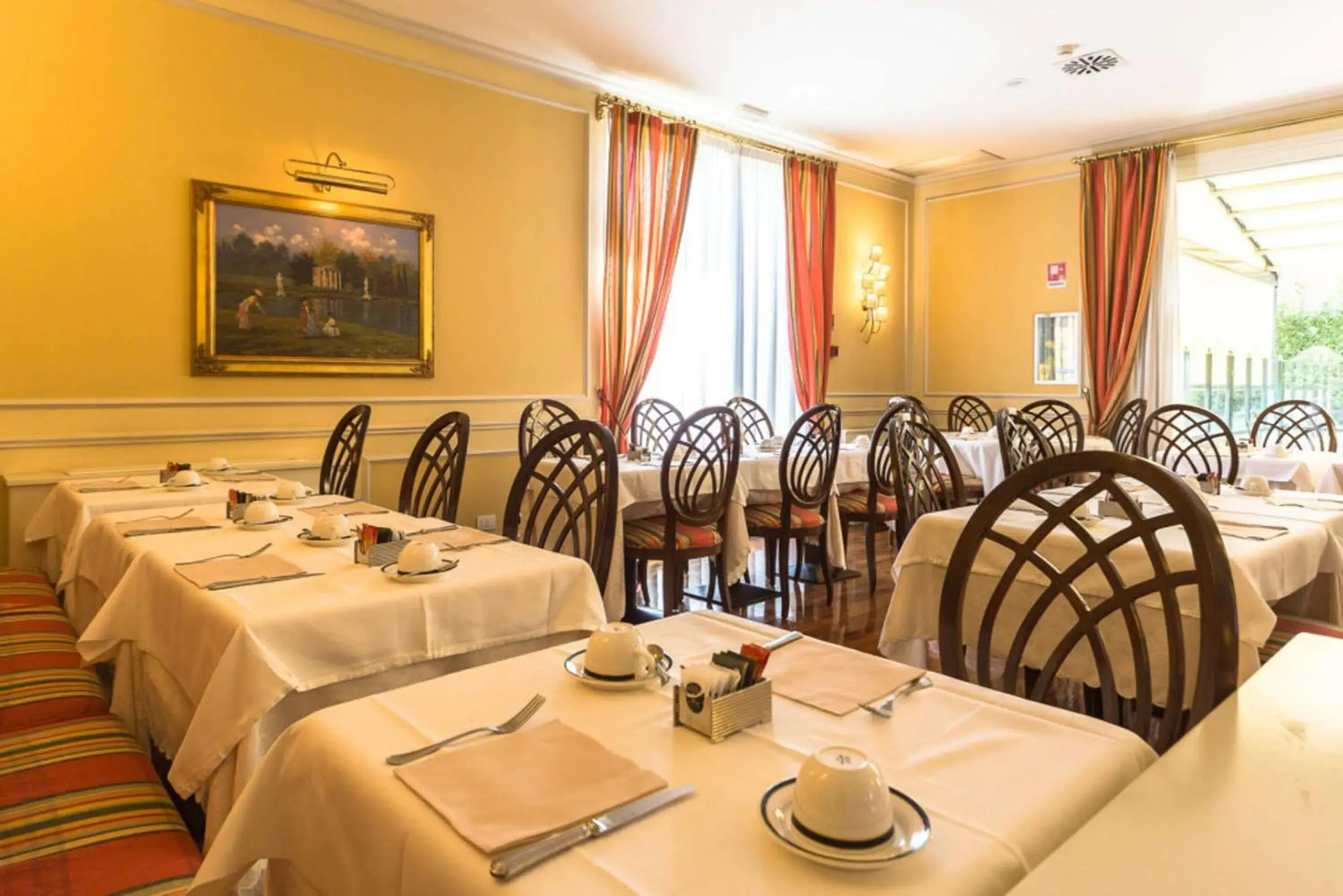 Restaurant/places to eat in The Regency Sure Hotel Collection by Best Western Restaurant/places to eat in The Regency Sure Hotel Collection by Best Western
