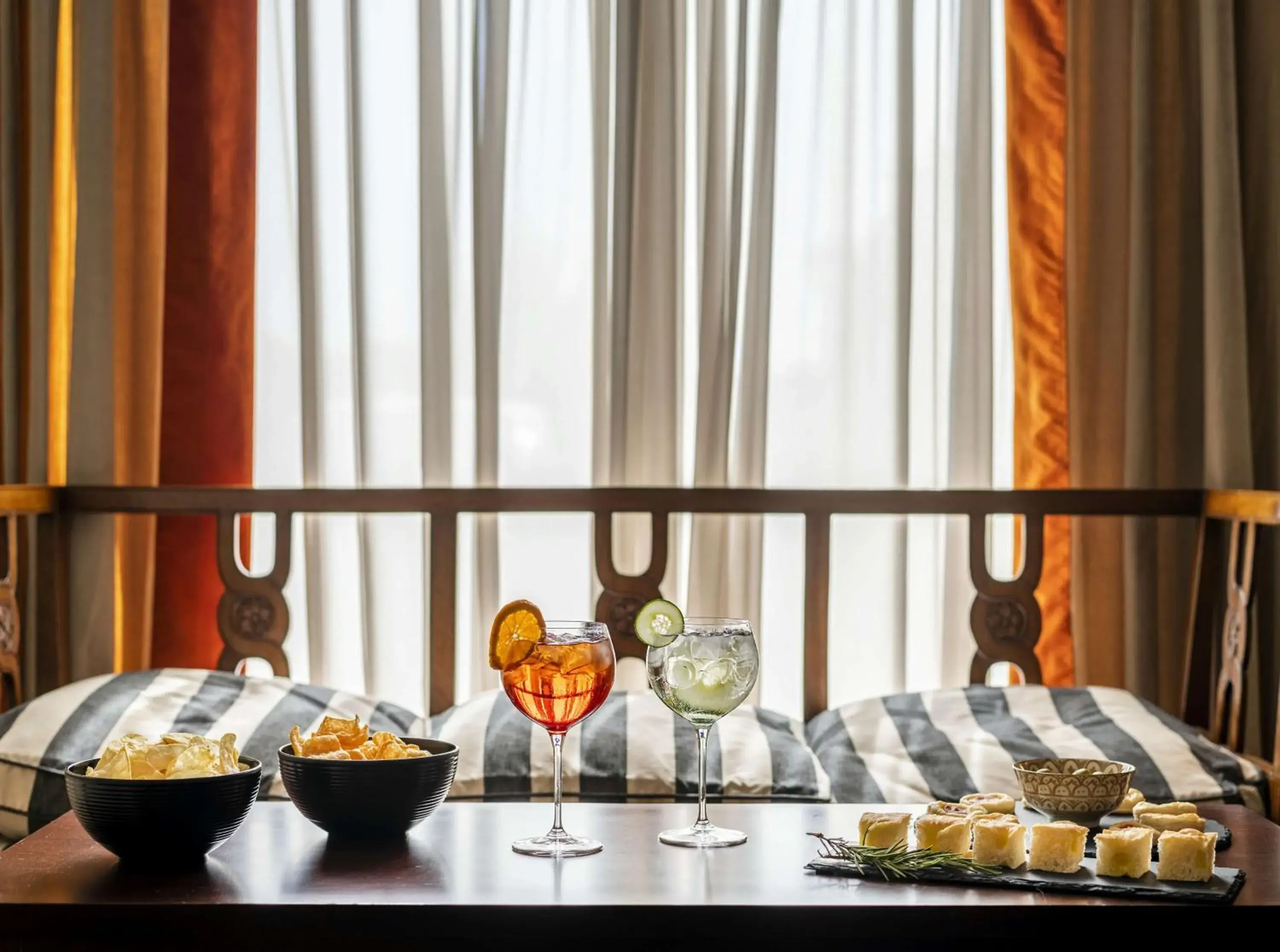 Lounge or bar in The Regency Sure Hotel Collection by Best Western Lounge or bar in The Regency Sure Hotel Collection by Best Western