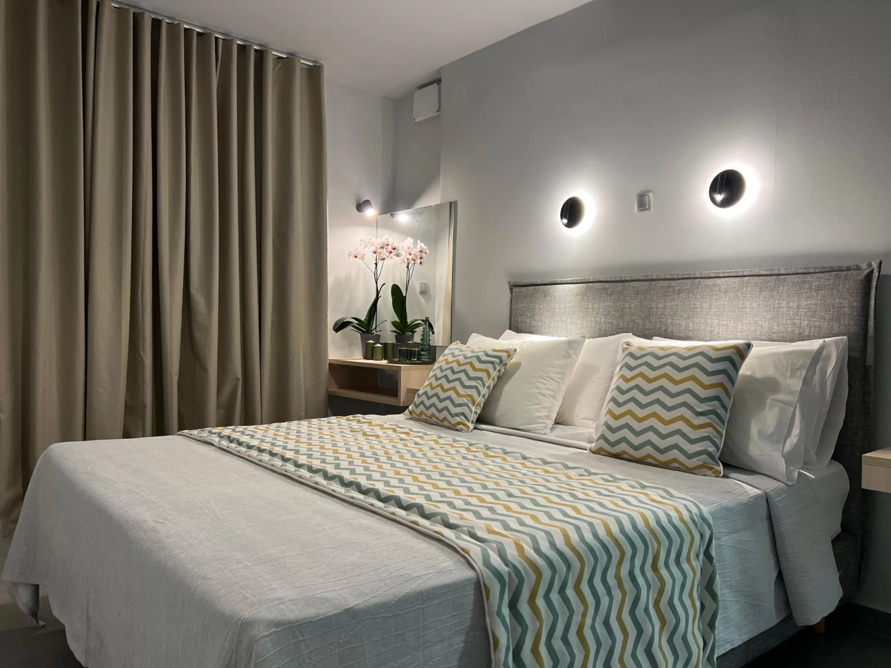 Bed in Κimiro Hotel Tsilivi