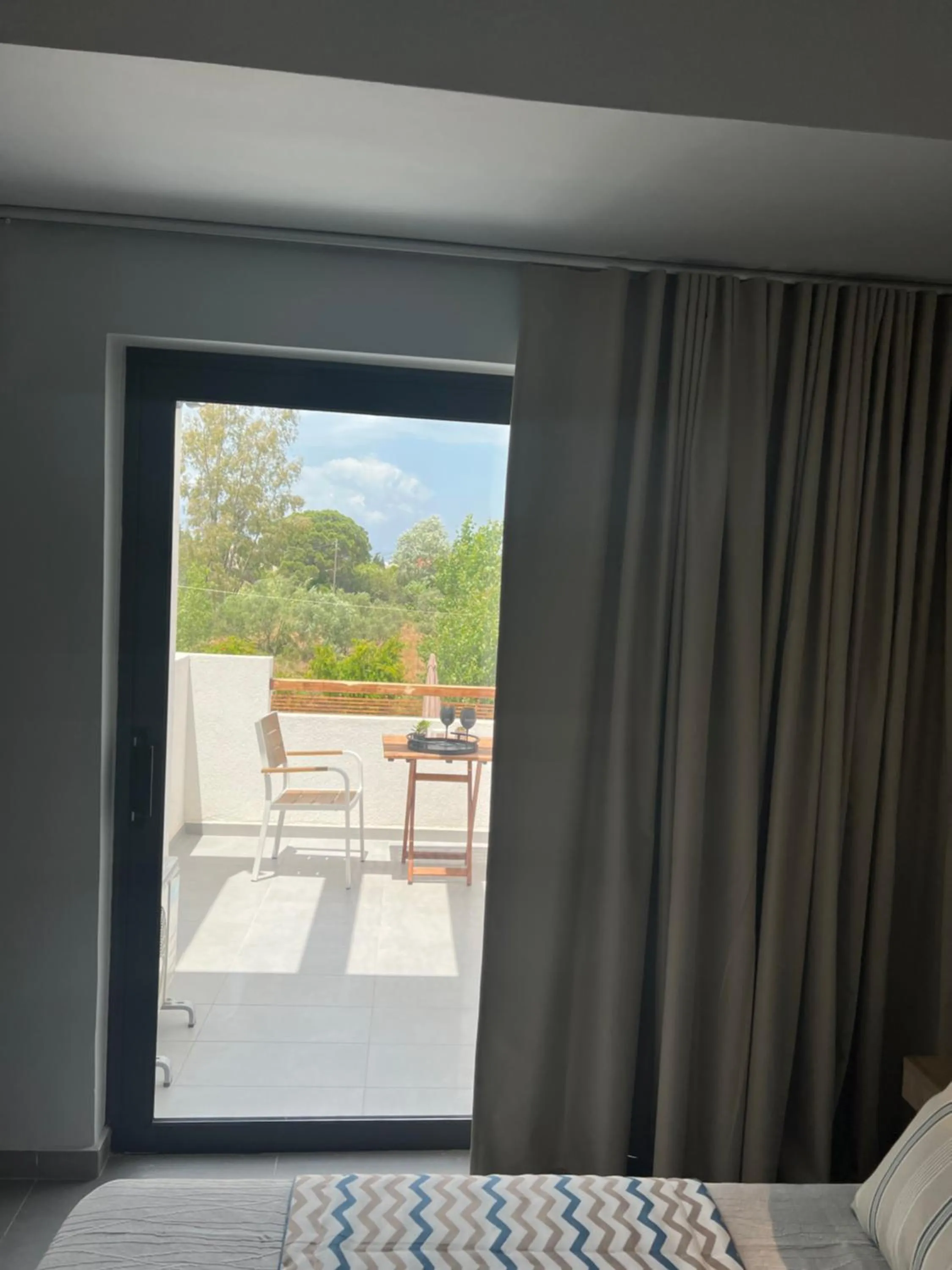 Balcony/Terrace, Bed in Κimiro Hotel Tsilivi