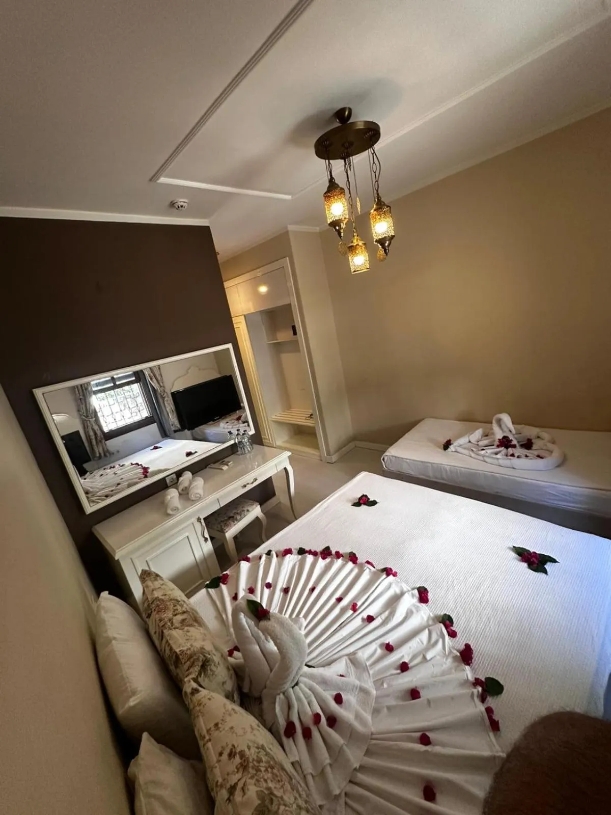 Bed in Kaleiçi Ozkavak Hotel