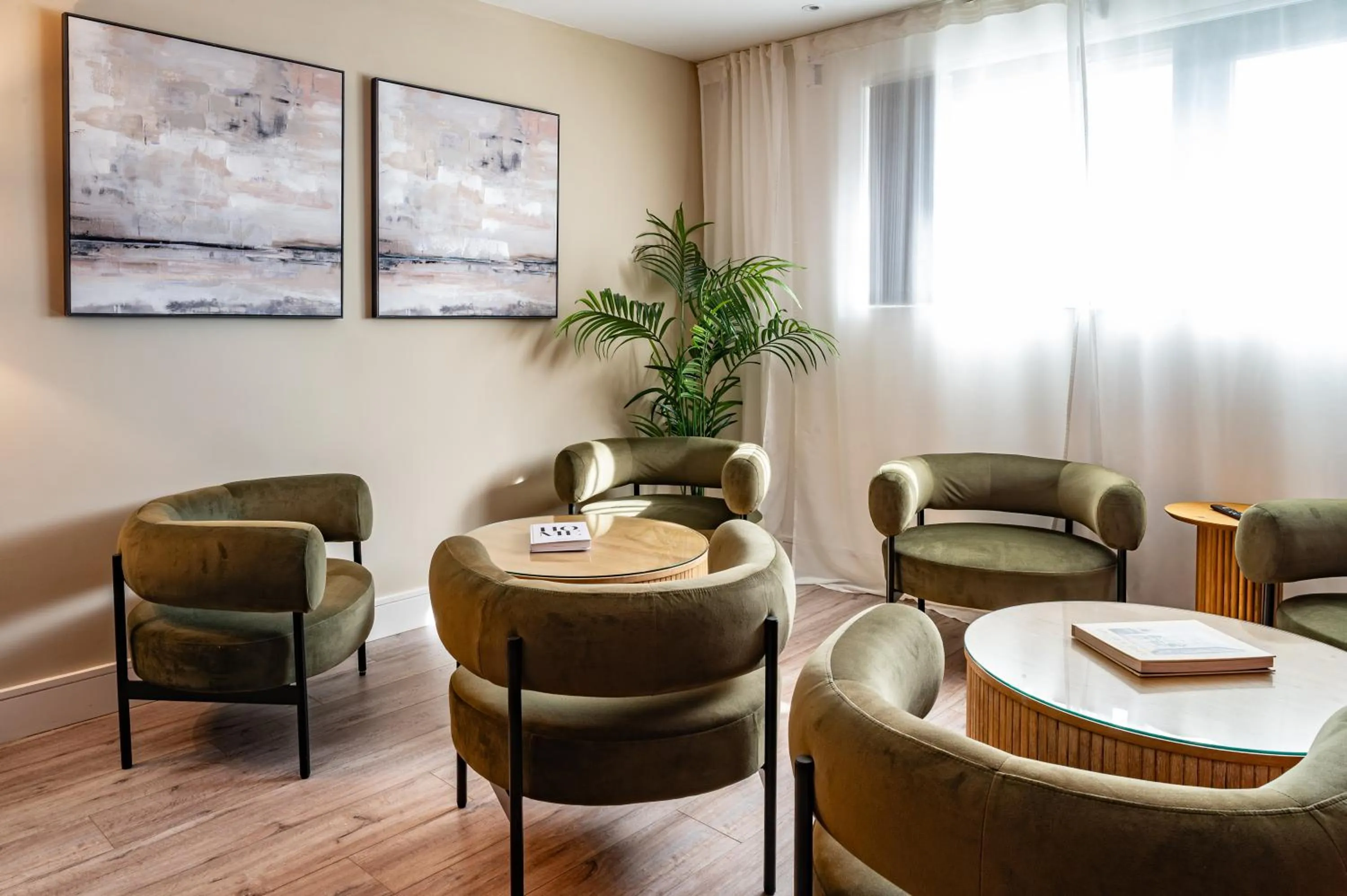 Communal lounge/ TV room in Charles Hope London Brentford