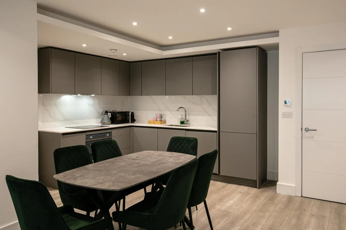 Coffee/tea facilities in Charles Hope London Brentford