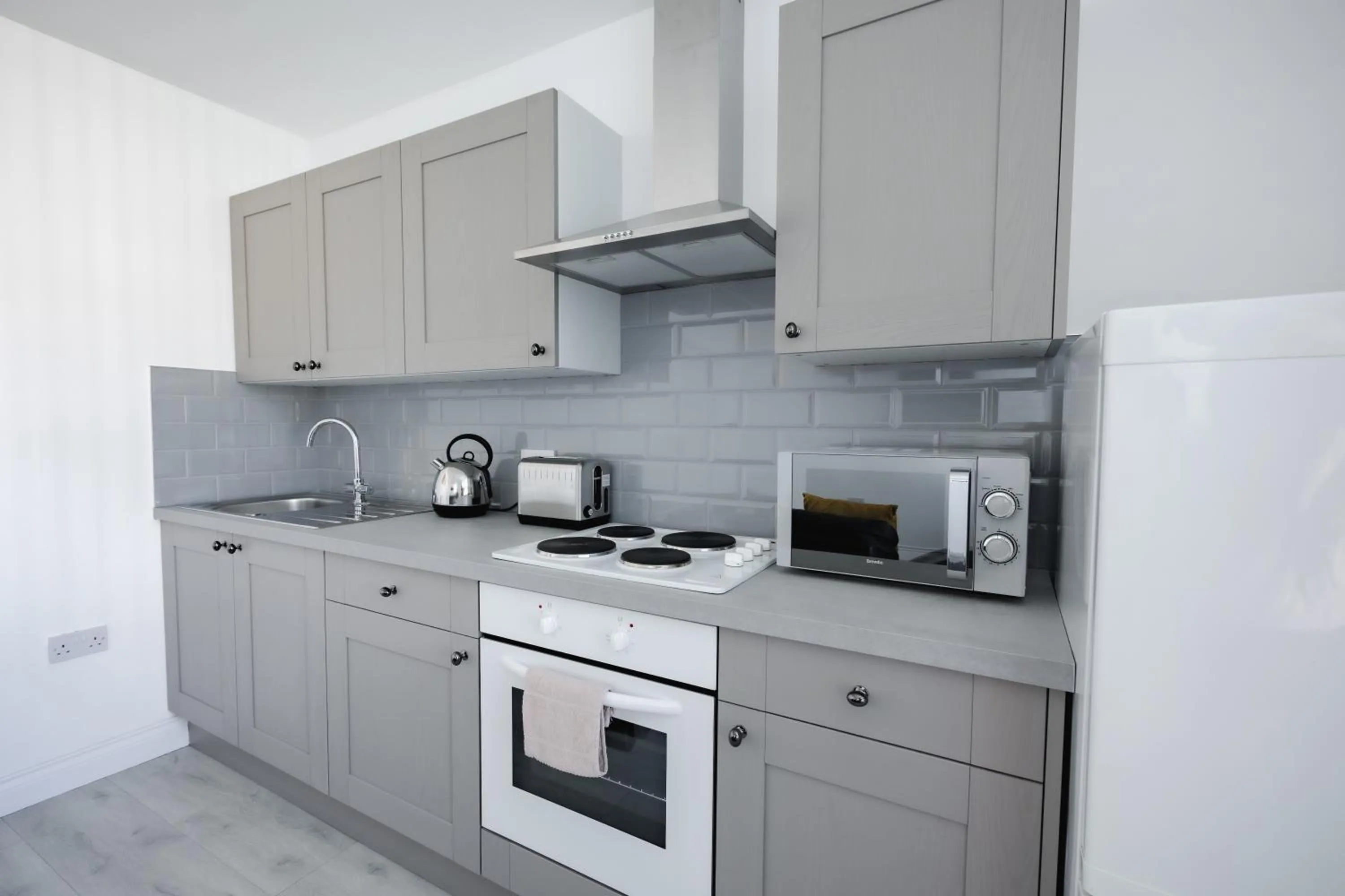 1 Bed Apt near Hospital and Stadium Free Parking Work or Leisure