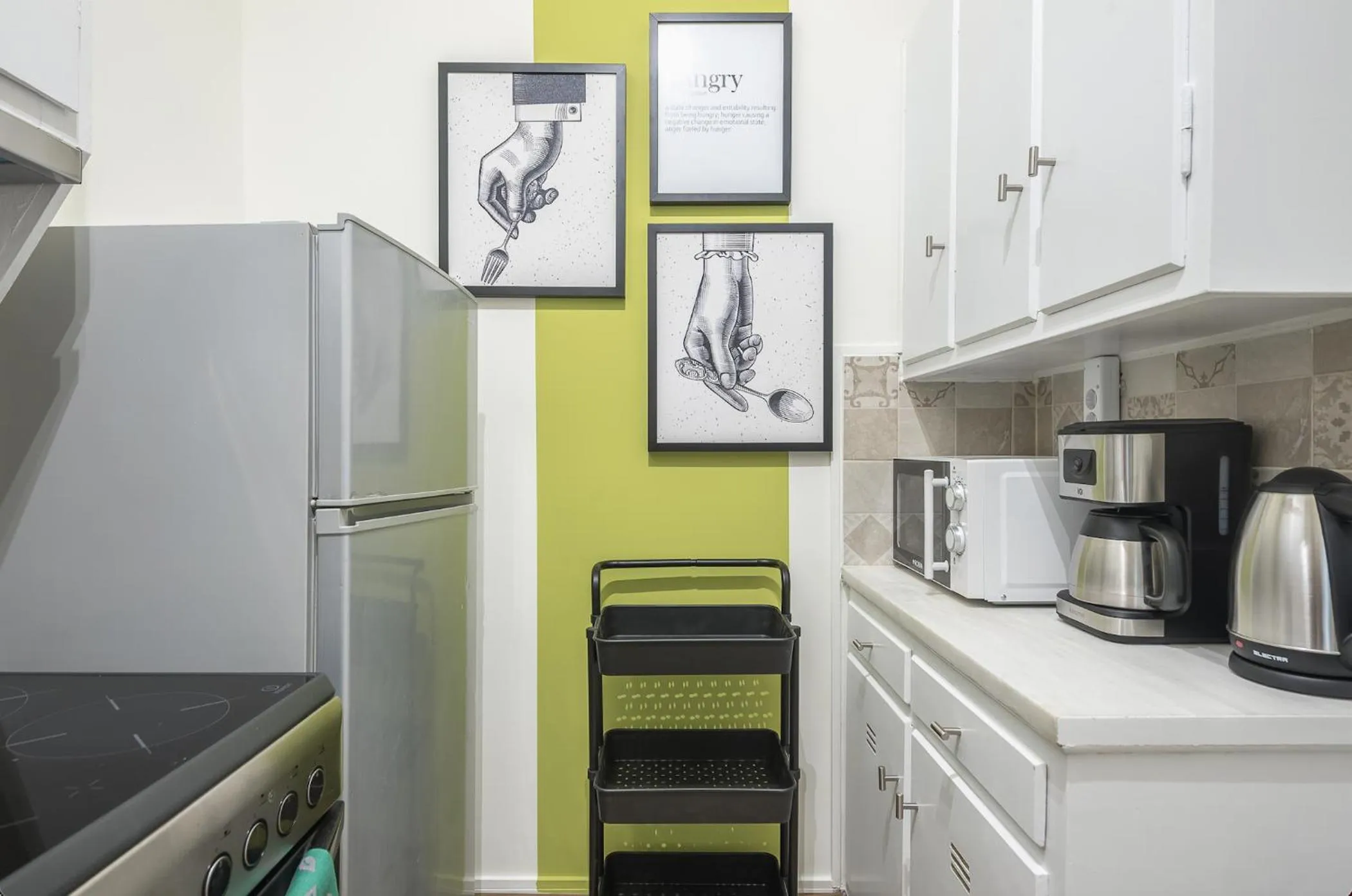 Coffee/tea facilities in City Suite by Cloudkeys