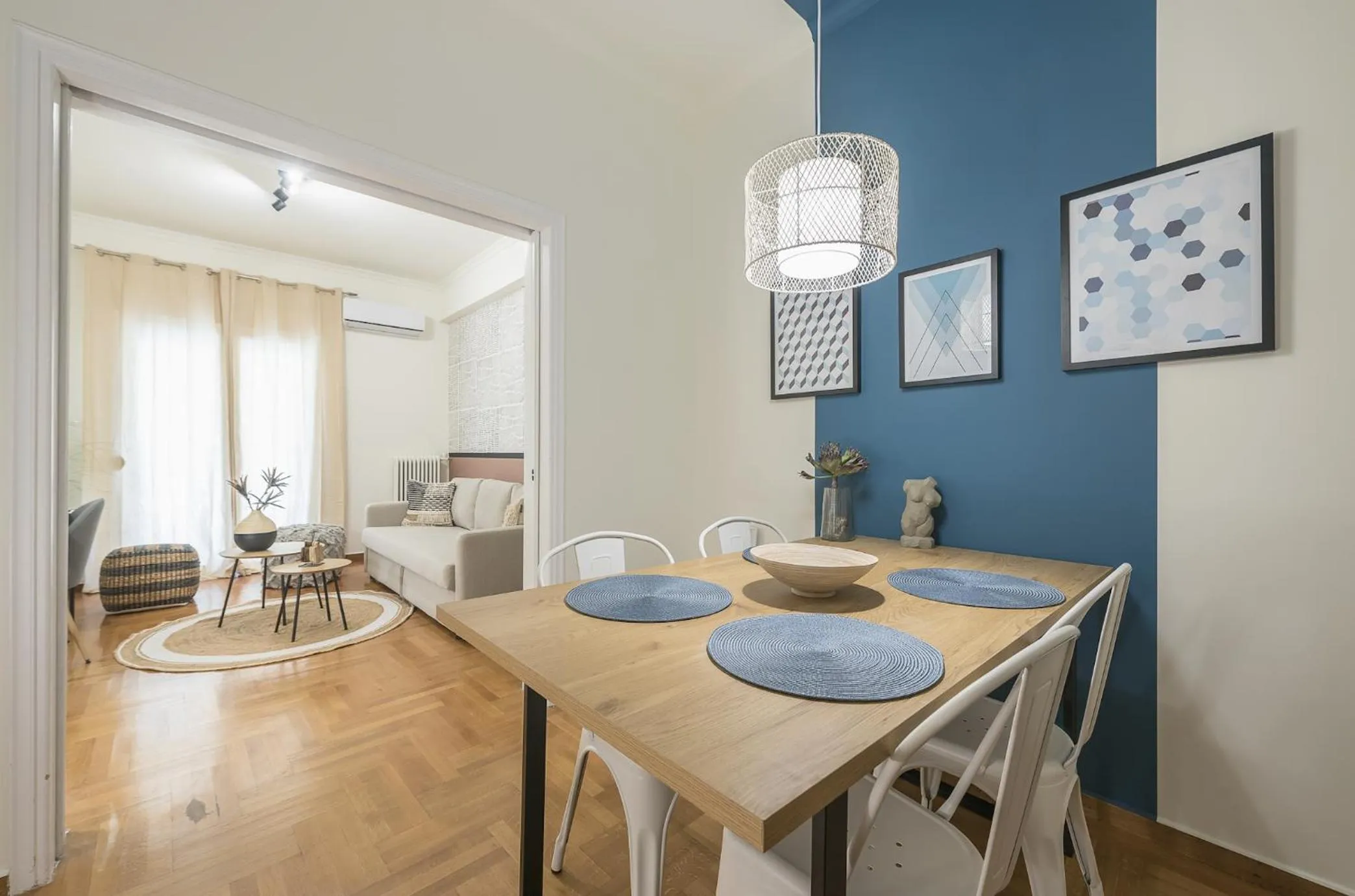 Dining area in City Suite by Cloudkeys