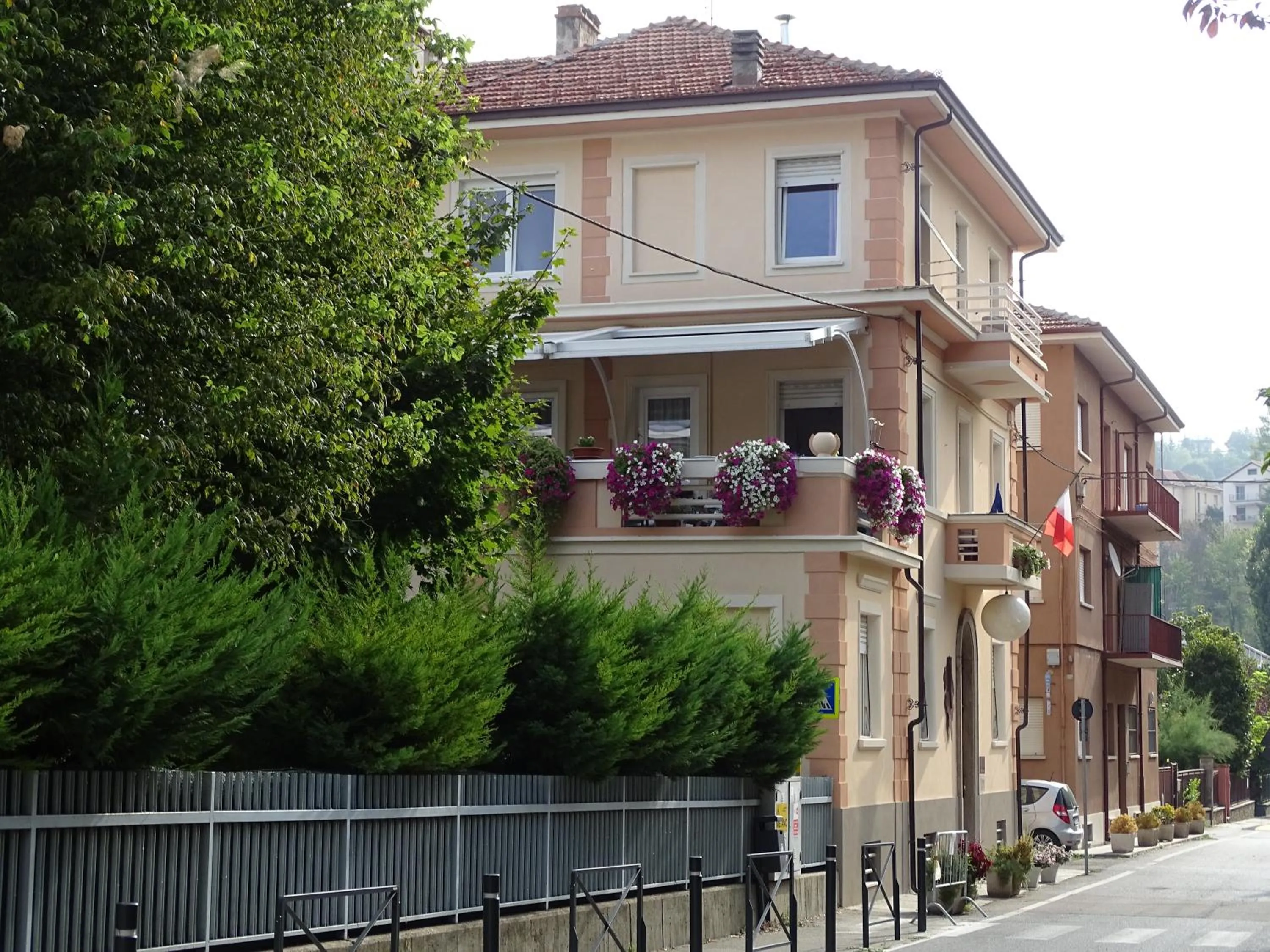 Property building in La Pajassa