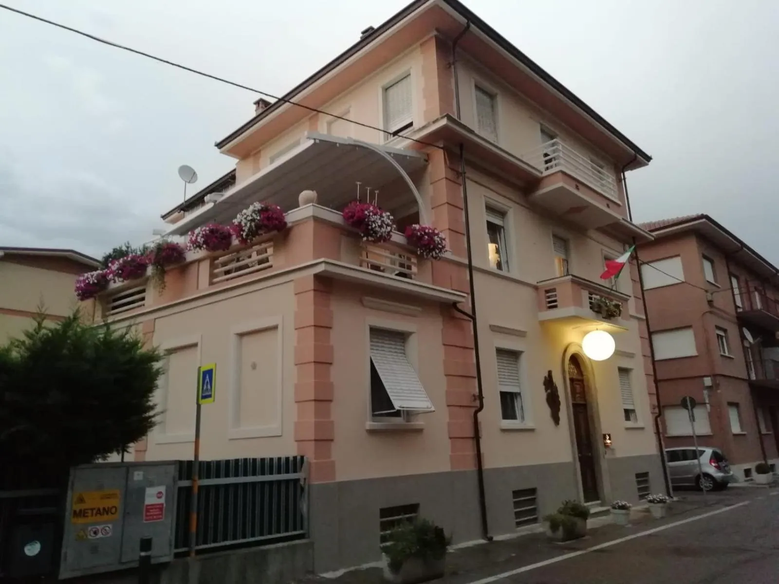 Property building in La Pajassa