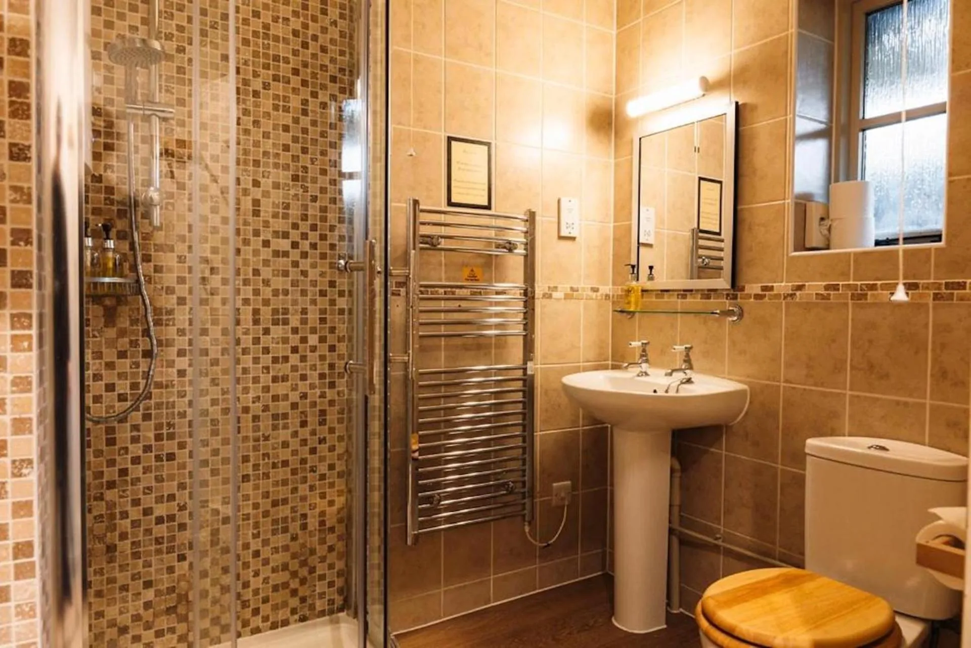 Bathroom in The Coach and Horses