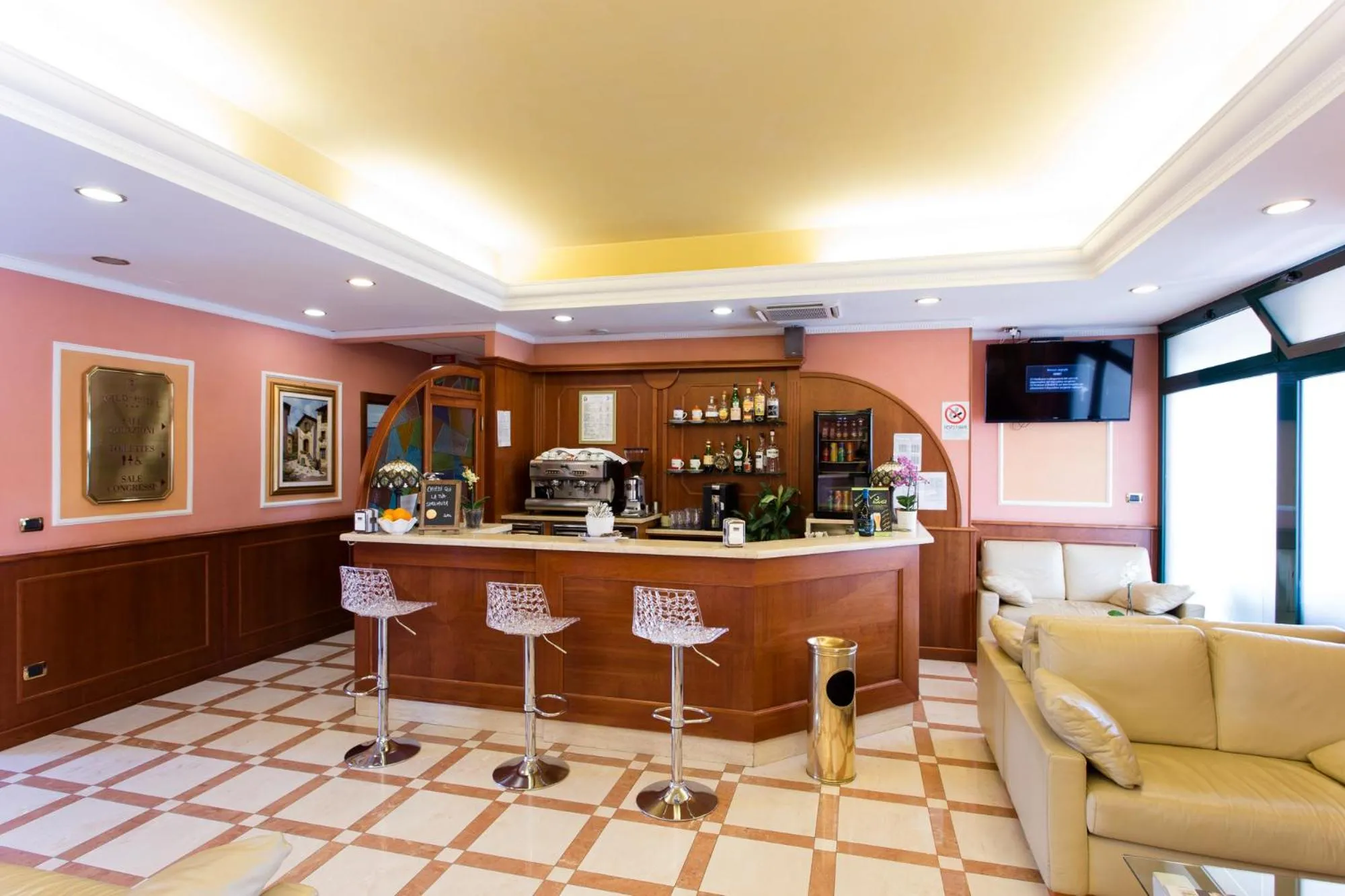 Restaurant/places to eat in Vald Hotel