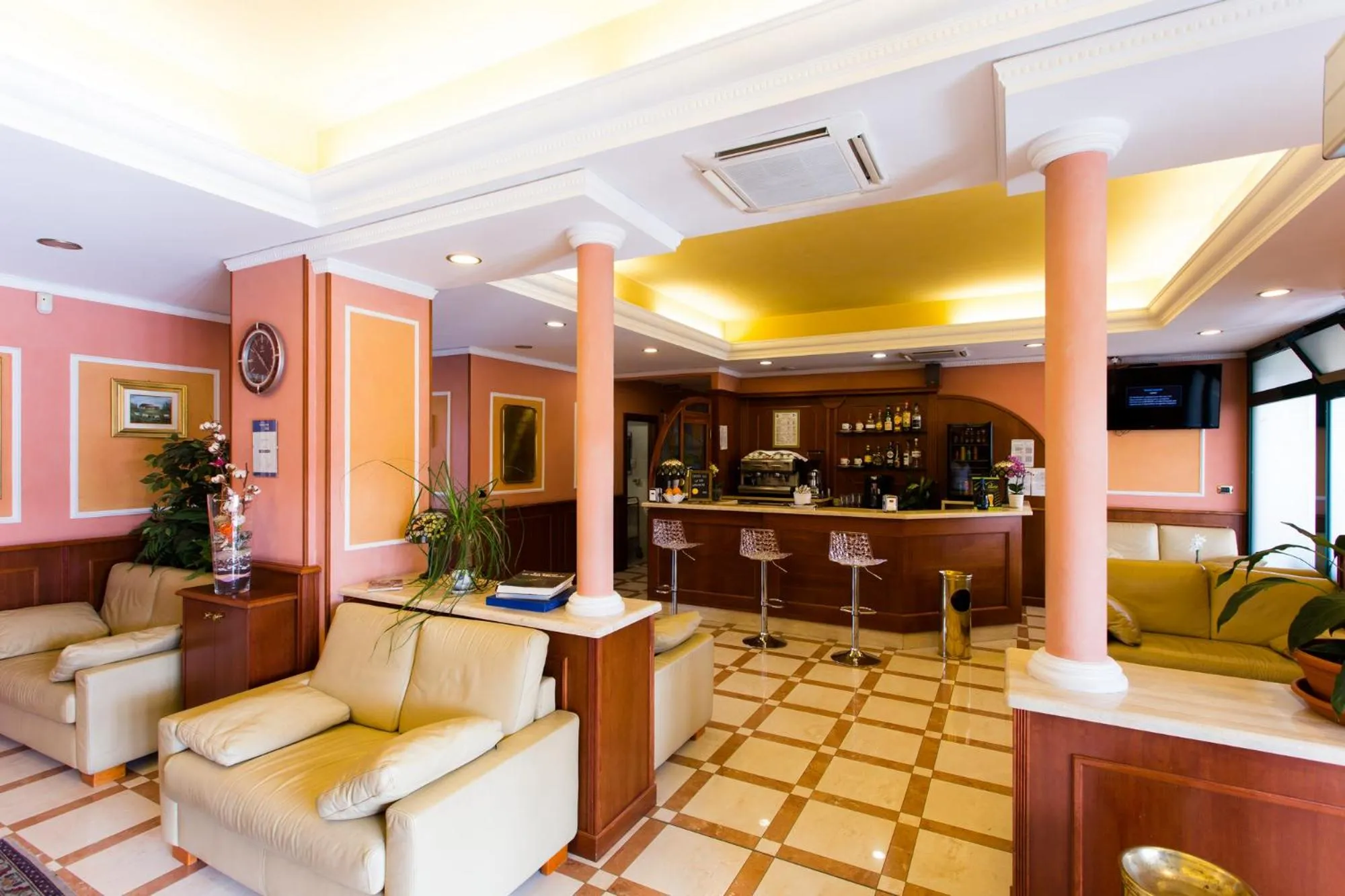 Lobby or reception in Vald Hotel
