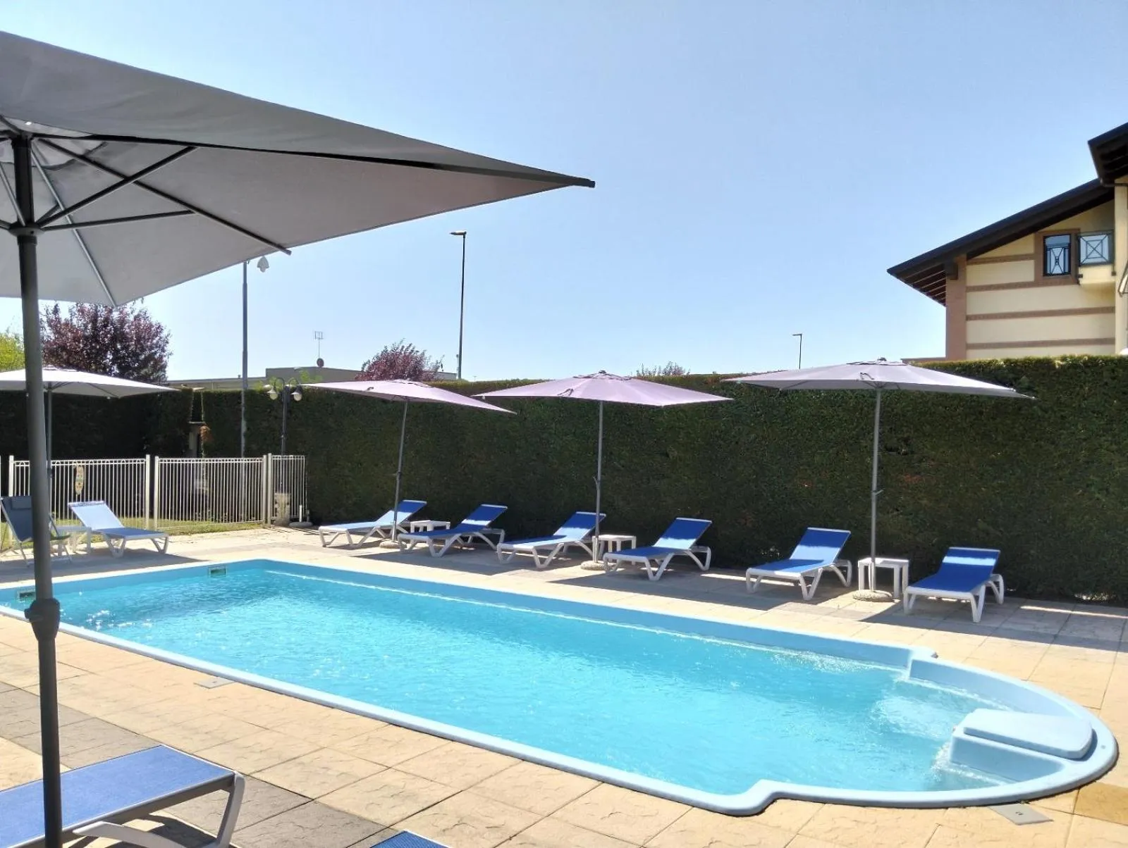 Swimming pool in Vald Hotel