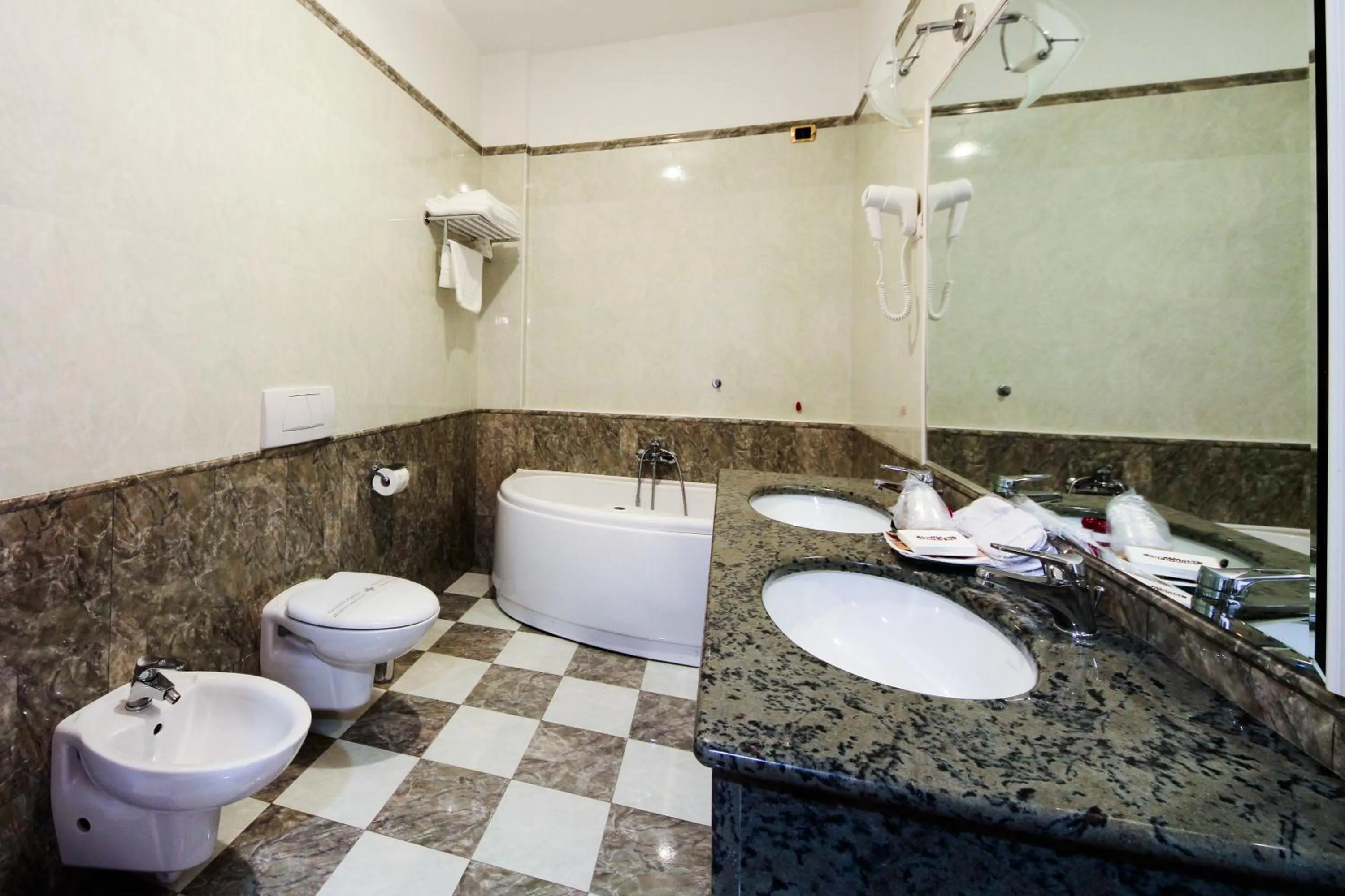 Toilet in Vald Hotel