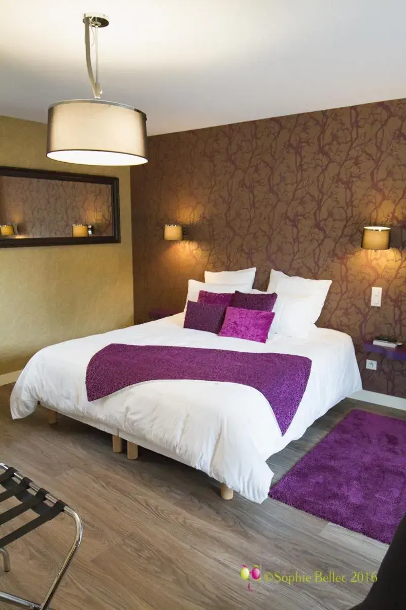 Superior King Room in L'Hostellerie d'Acquigny Superior King Room in L'Hostellerie d'Acquigny