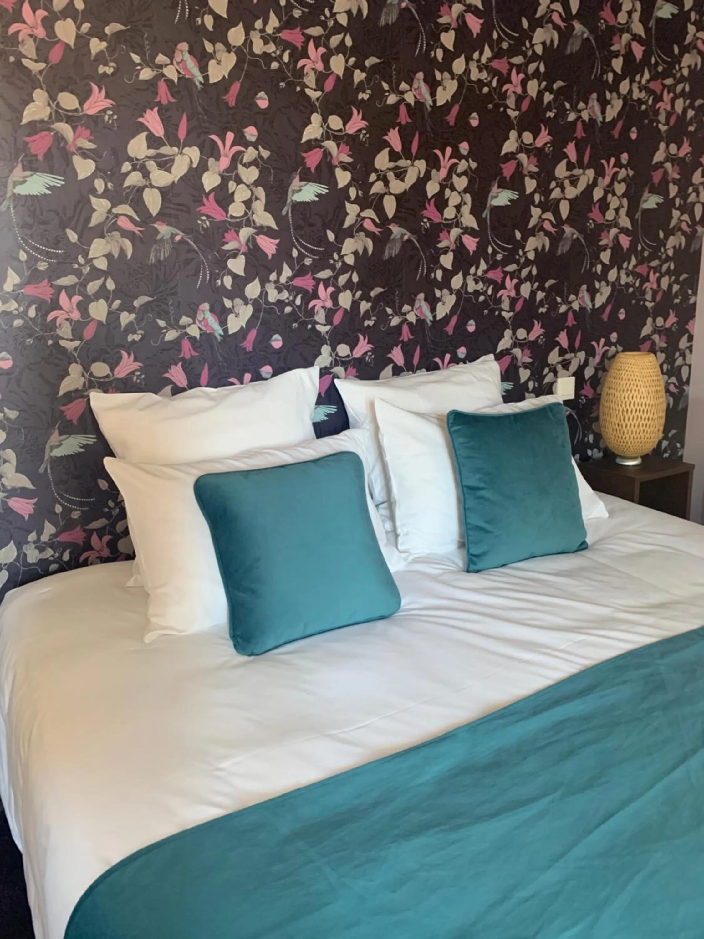 Bed in L'Hostellerie d'Acquigny