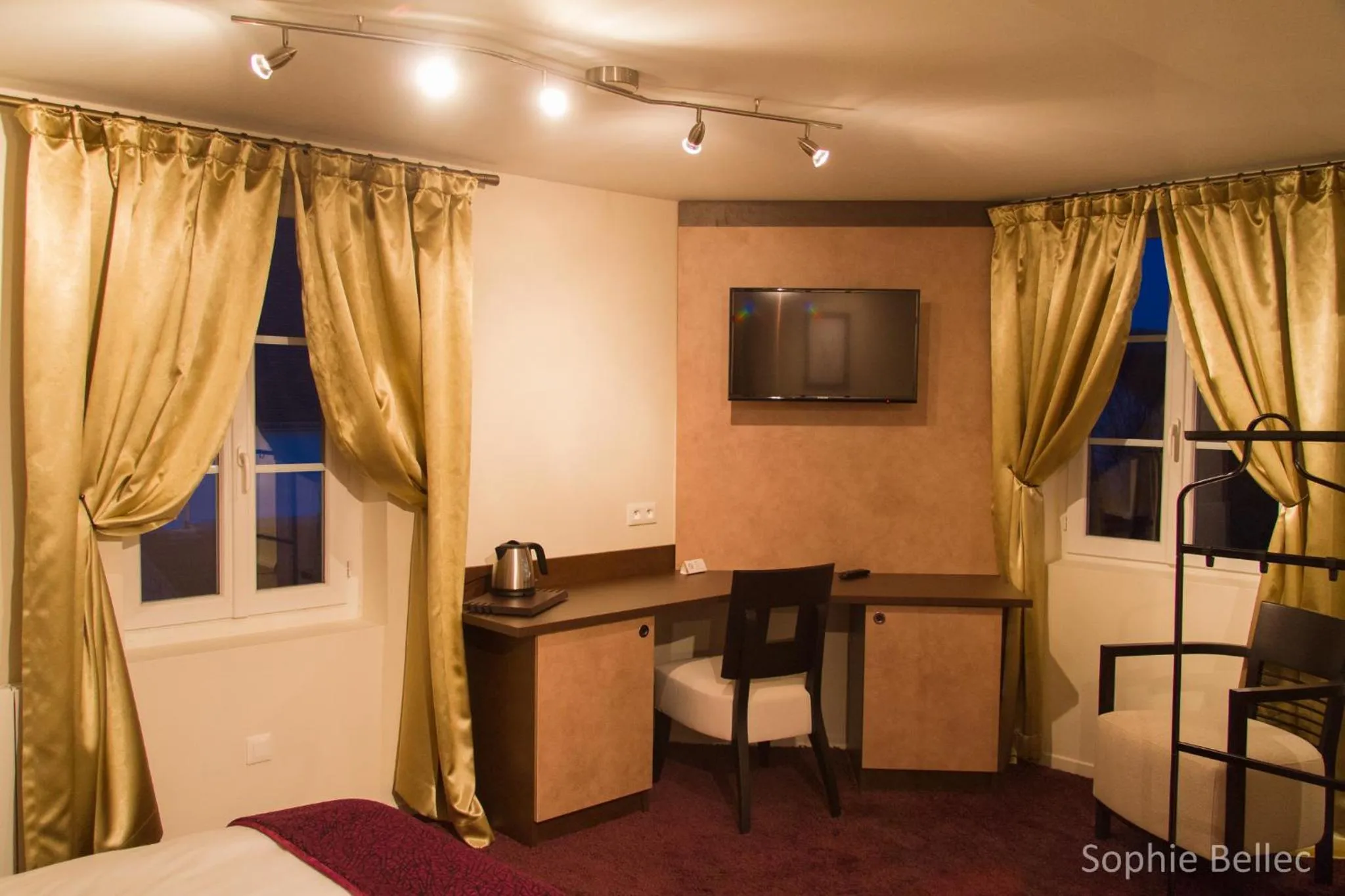 Bedroom in L'Hostellerie d'Acquigny