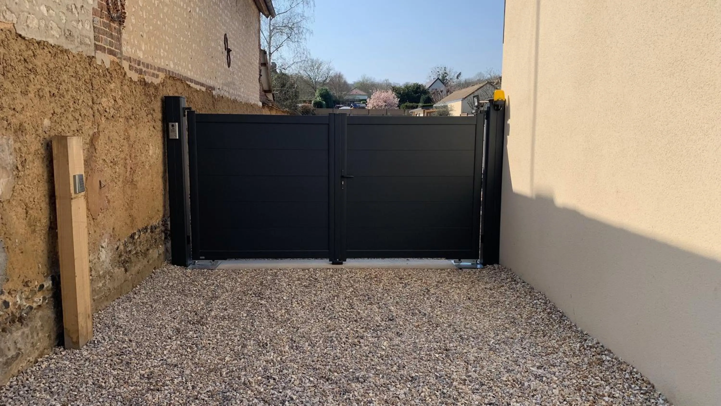 Facade/entrance in L'Hostellerie d'Acquigny