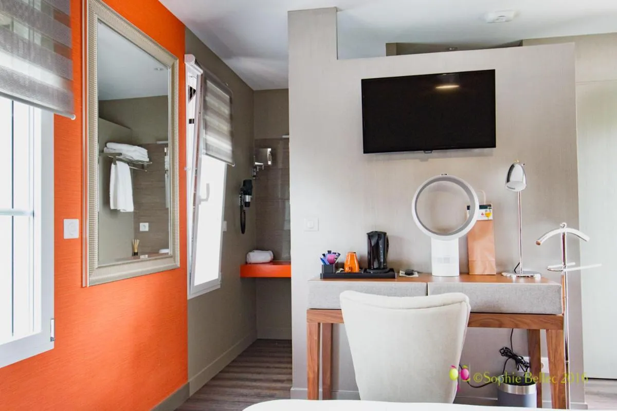 Decorative detail in L'Hostellerie d'Acquigny