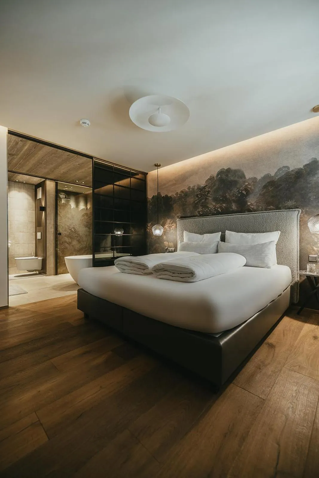 Bedroom, Bed in The Black Eagle Luxury Appartements