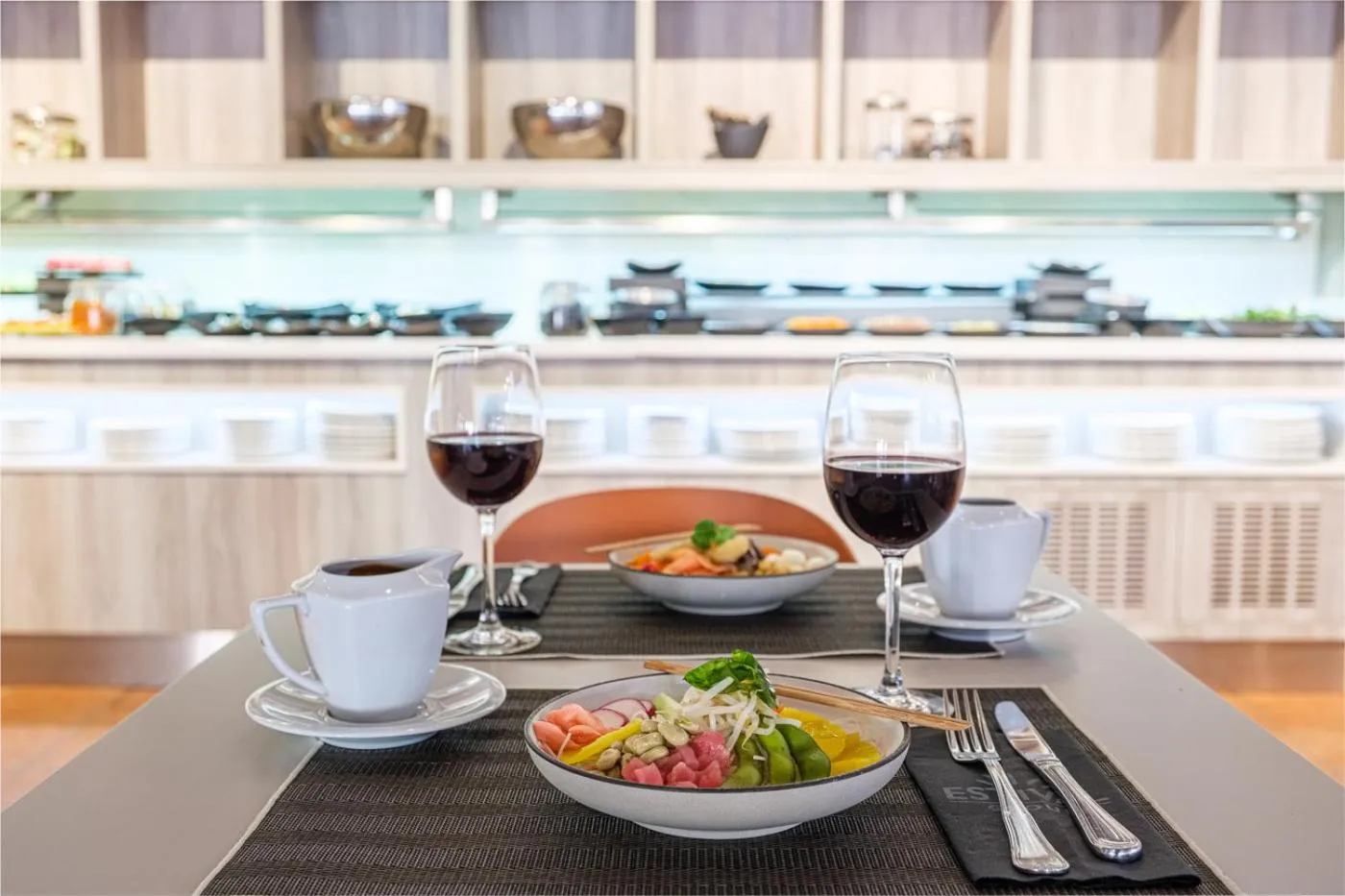 Restaurant/places to eat in Oassium Hotel - Adults Only