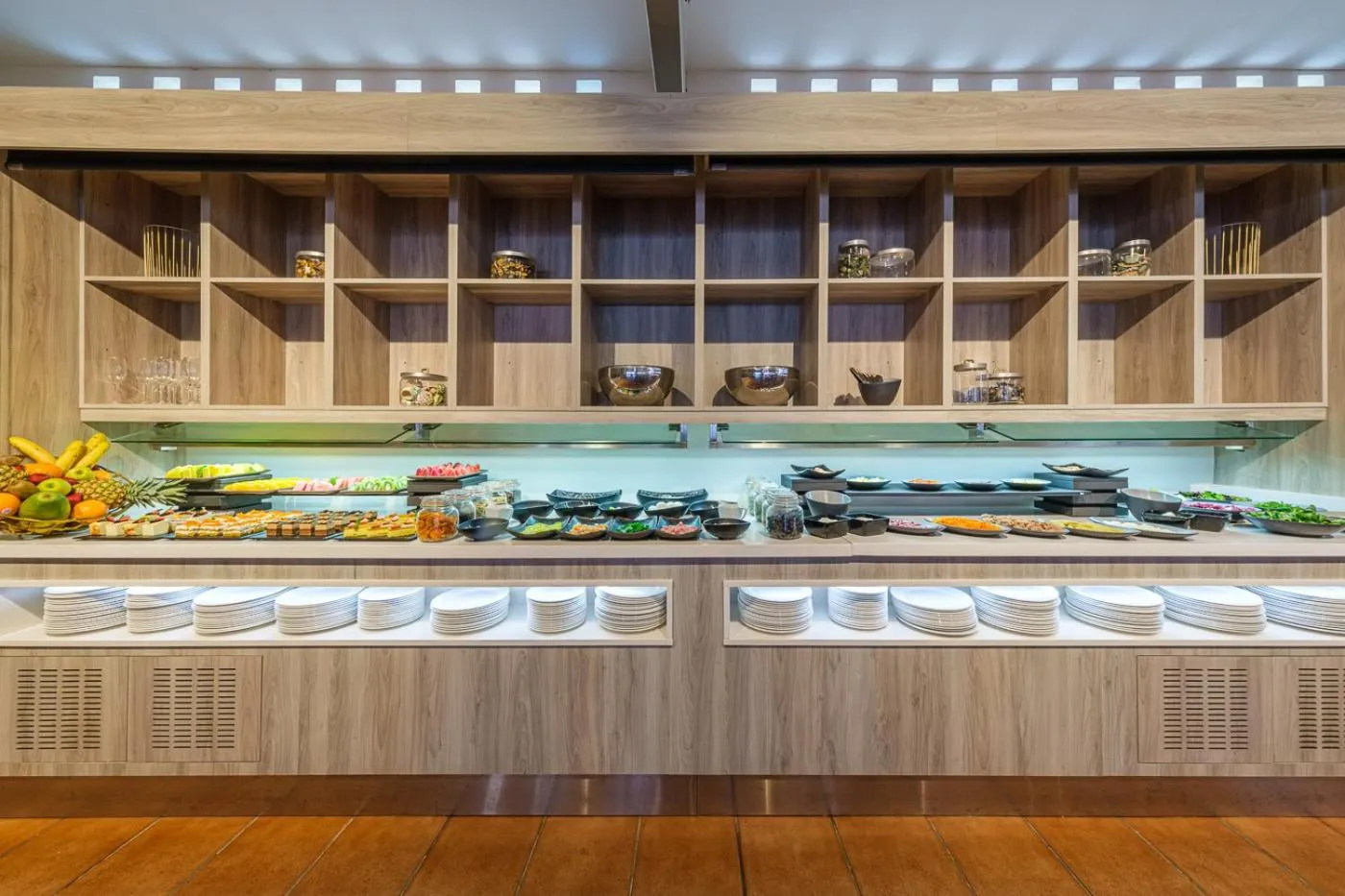 Restaurant/places to eat in Oassium Hotel - Adults Only