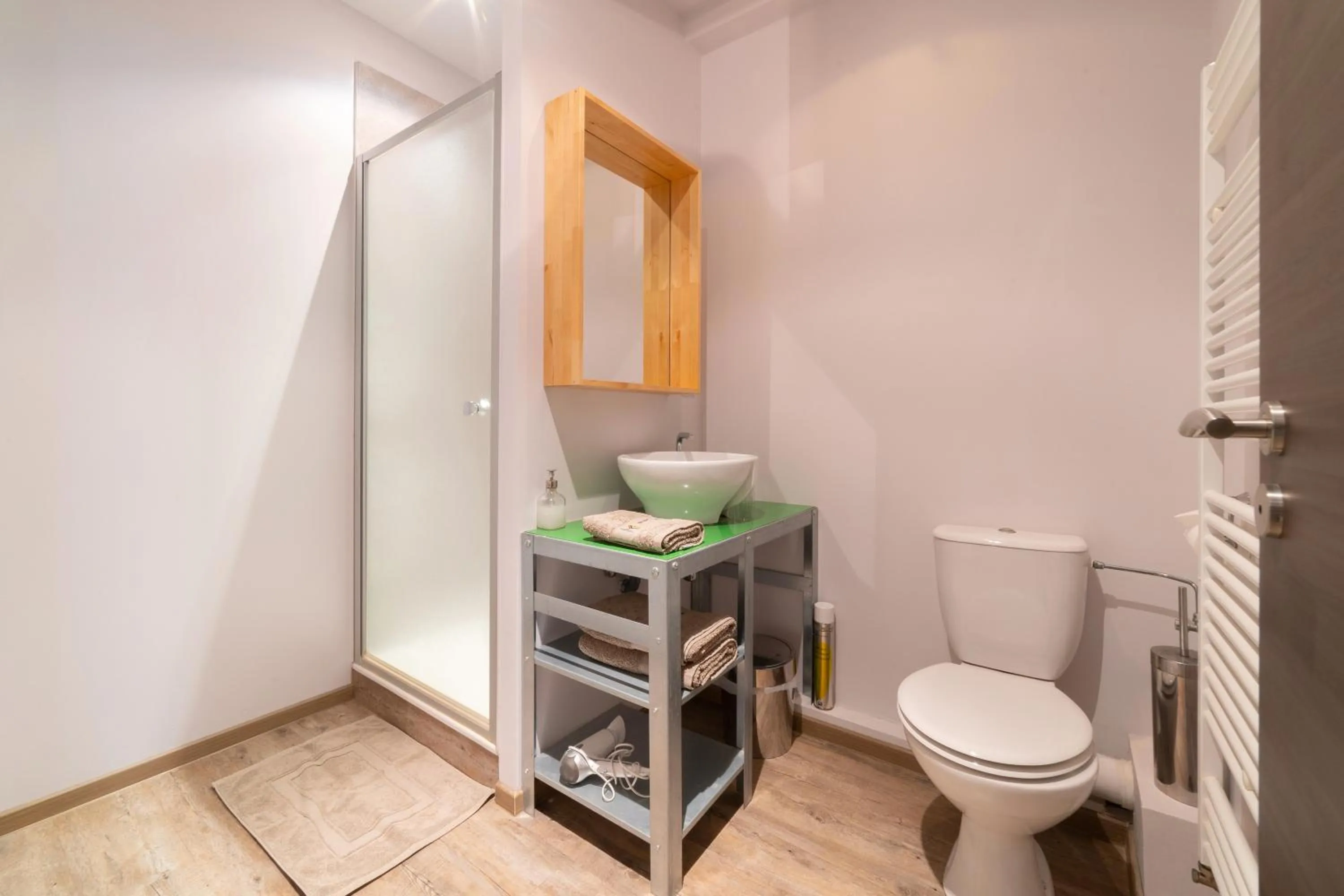 Shower in Maison Mondrian