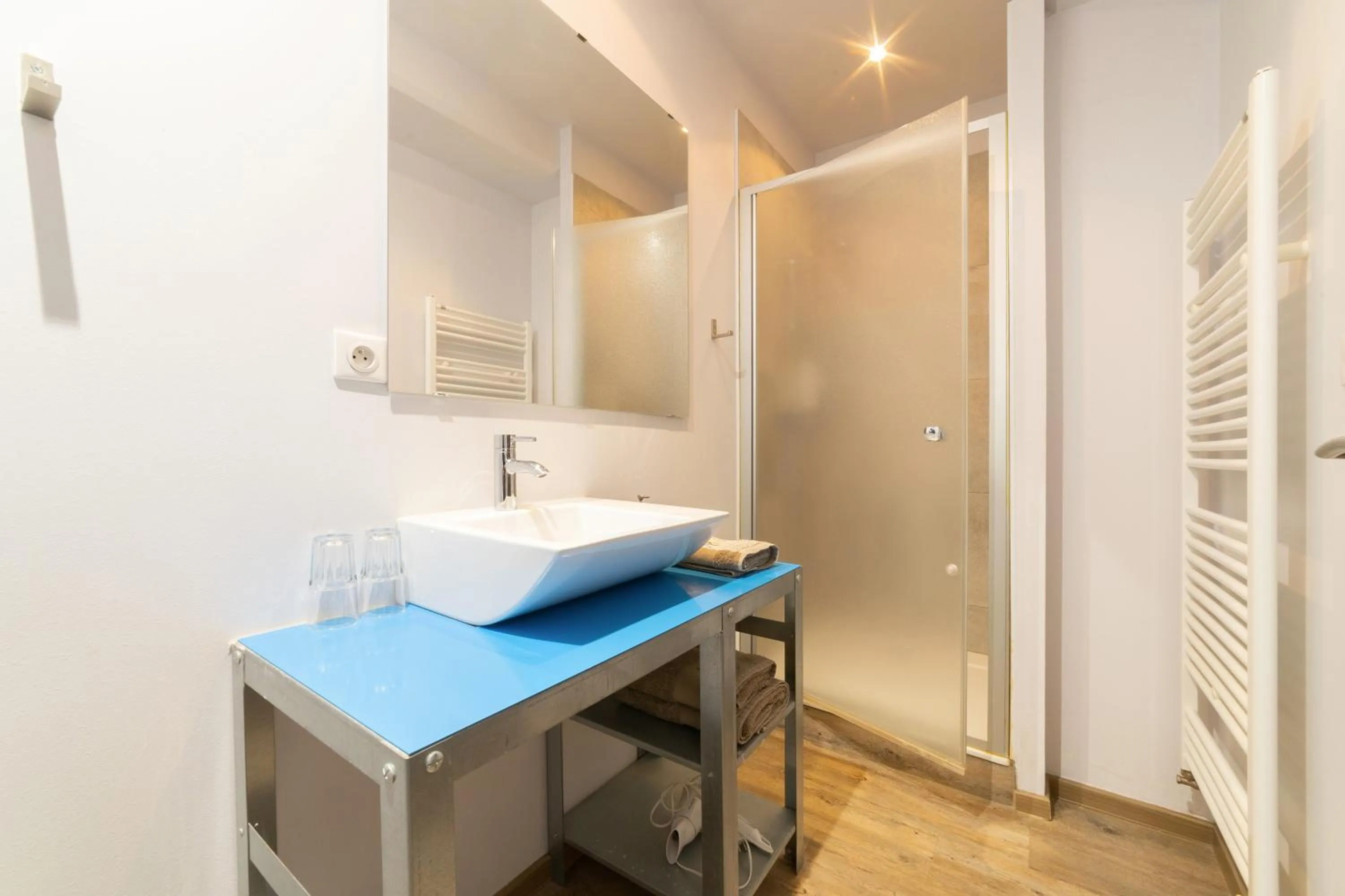 Shower in Maison Mondrian