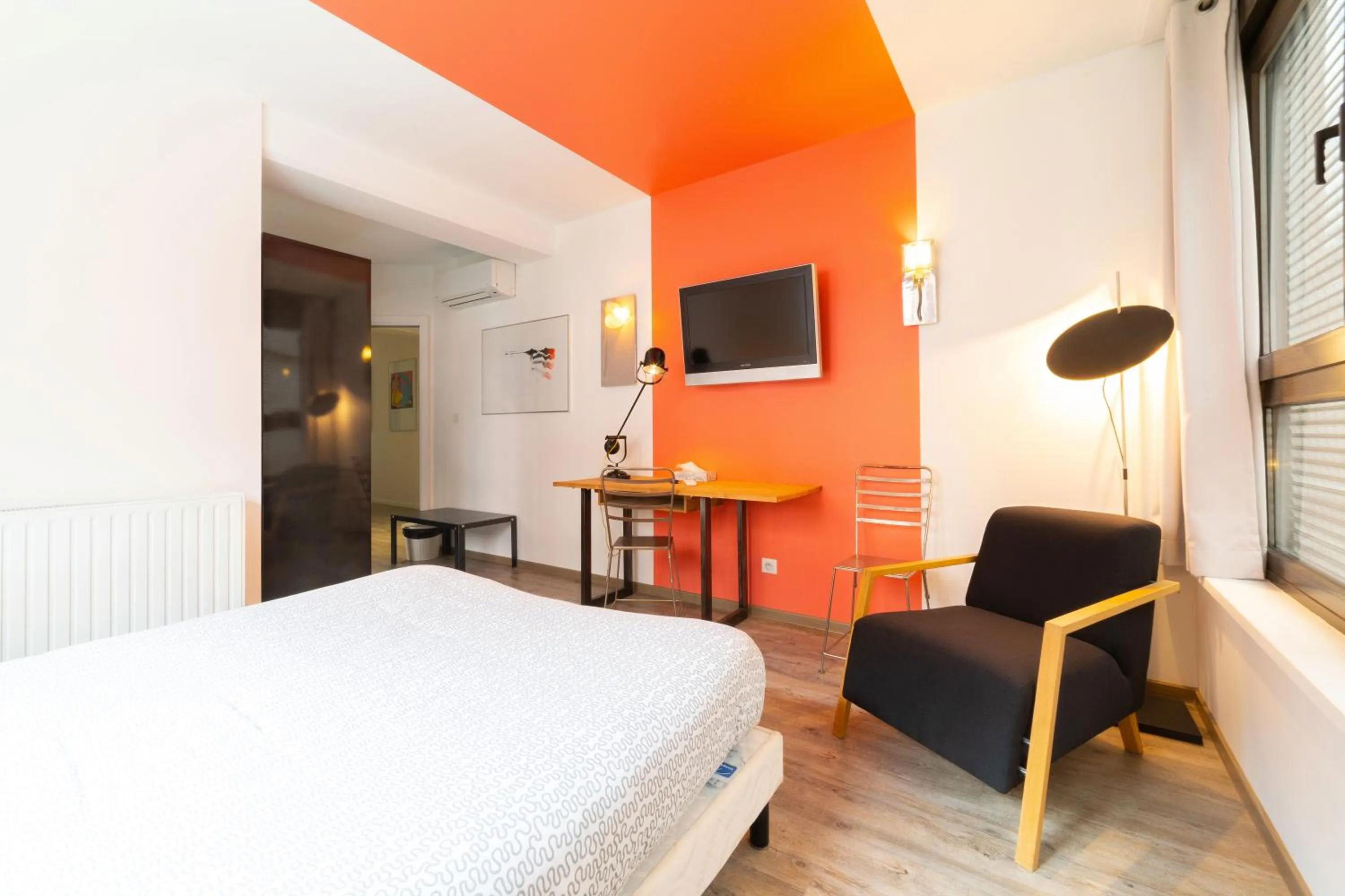 Bed in Maison Mondrian