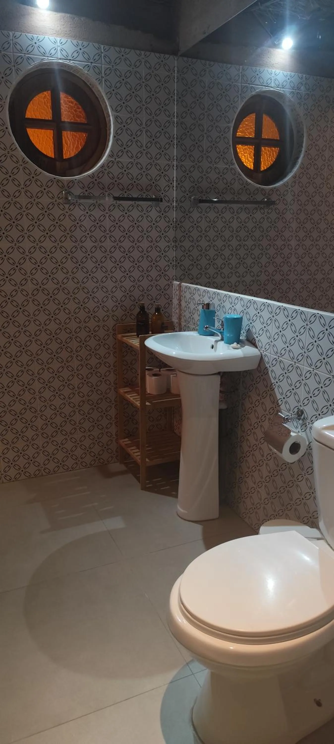 Toilet in Incahuasi Travelodge