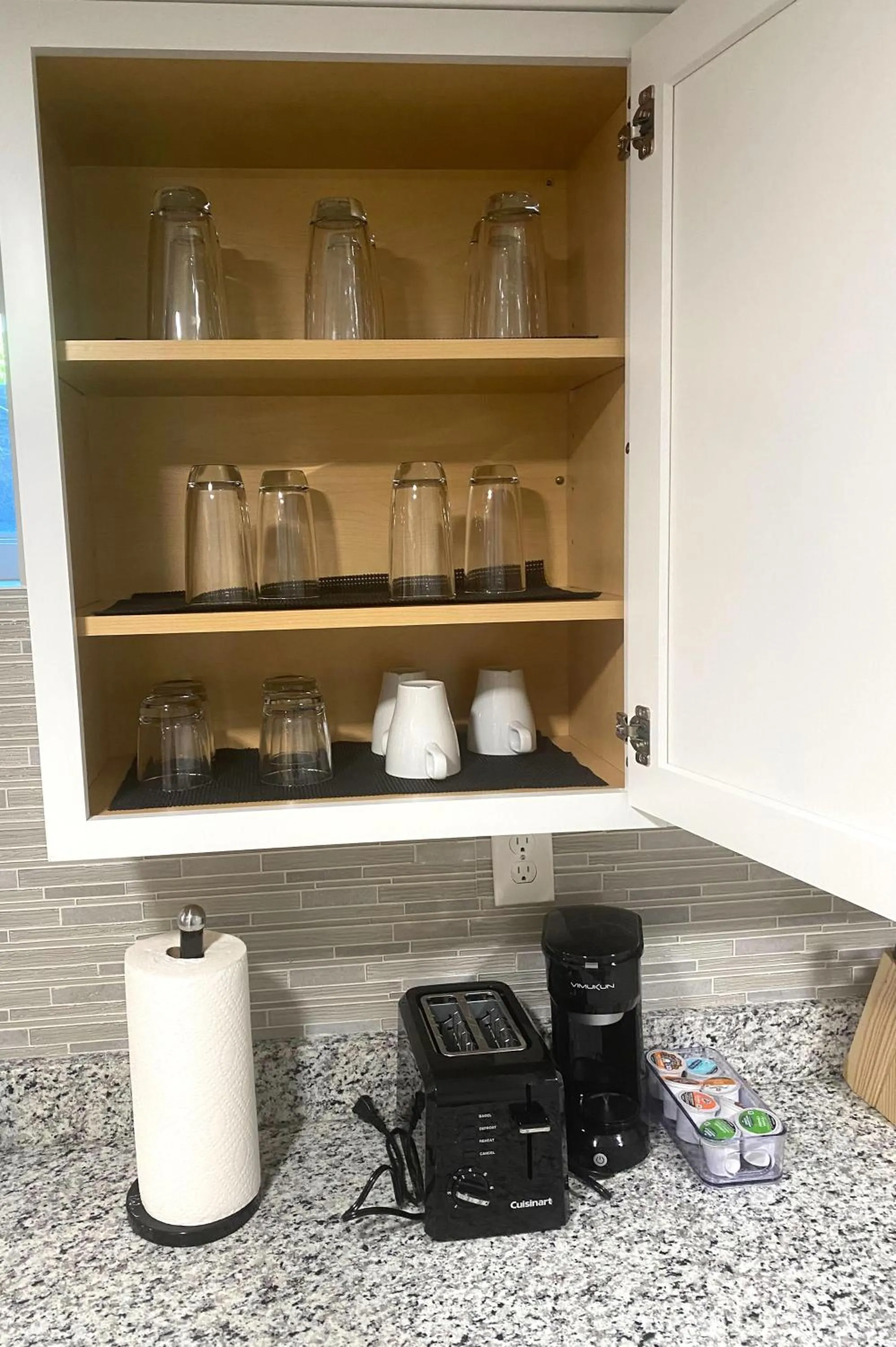 kitchen in Cozy and Modern 1BR Apartment with WiFi and Dogs Welcome