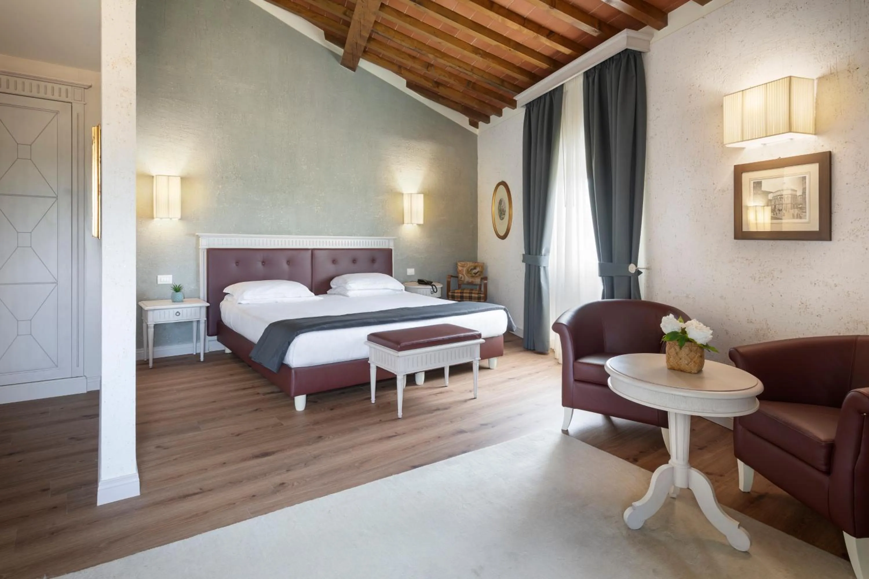 Photo of the whole room, Bed in LHP Certaldo Resort