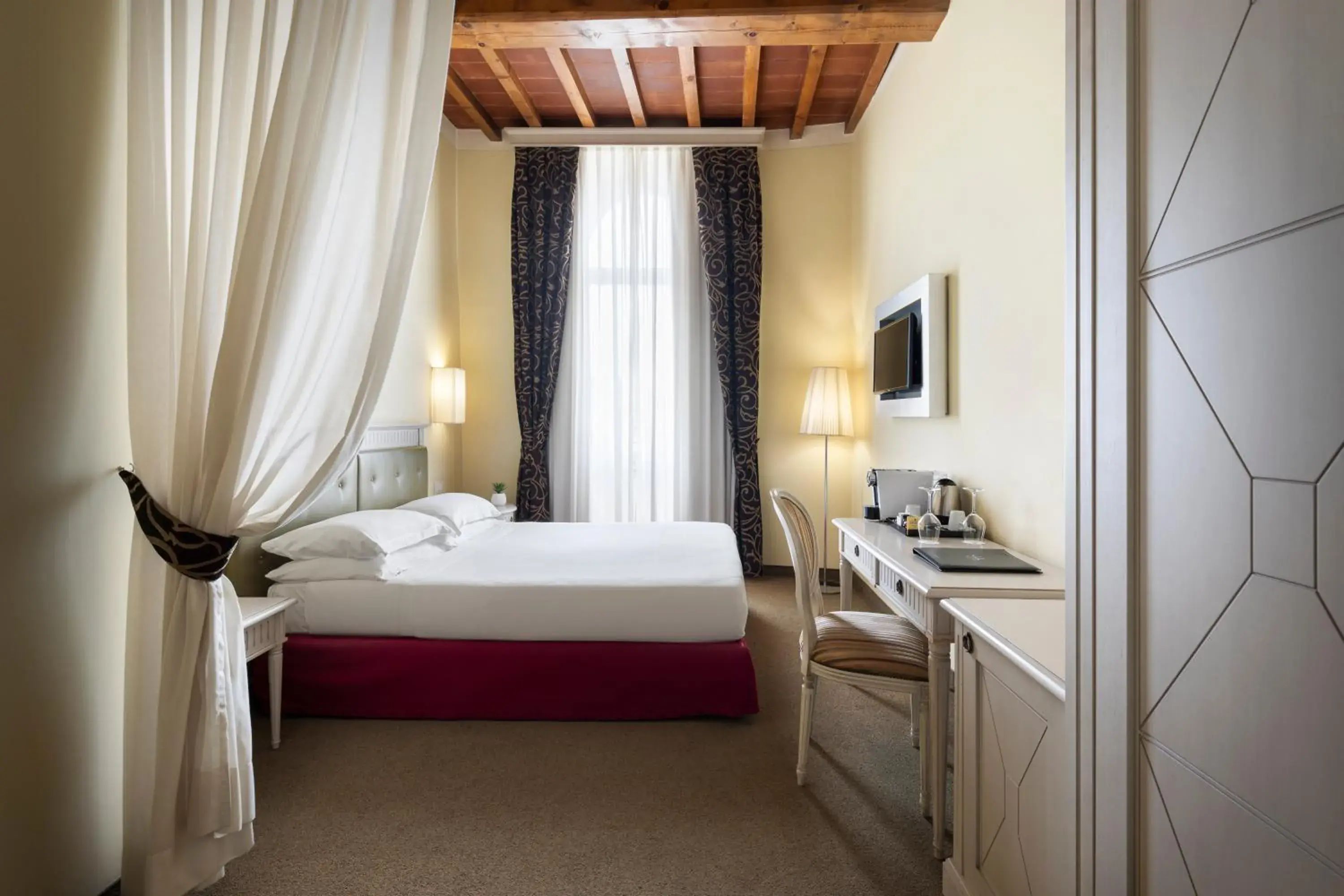 Standard Double Room in LHP Hotel Certaldo Standard Double Room in LHP Hotel Certaldo