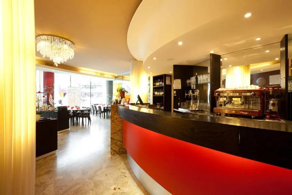 Restaurant/places to eat in Hotel Kristall