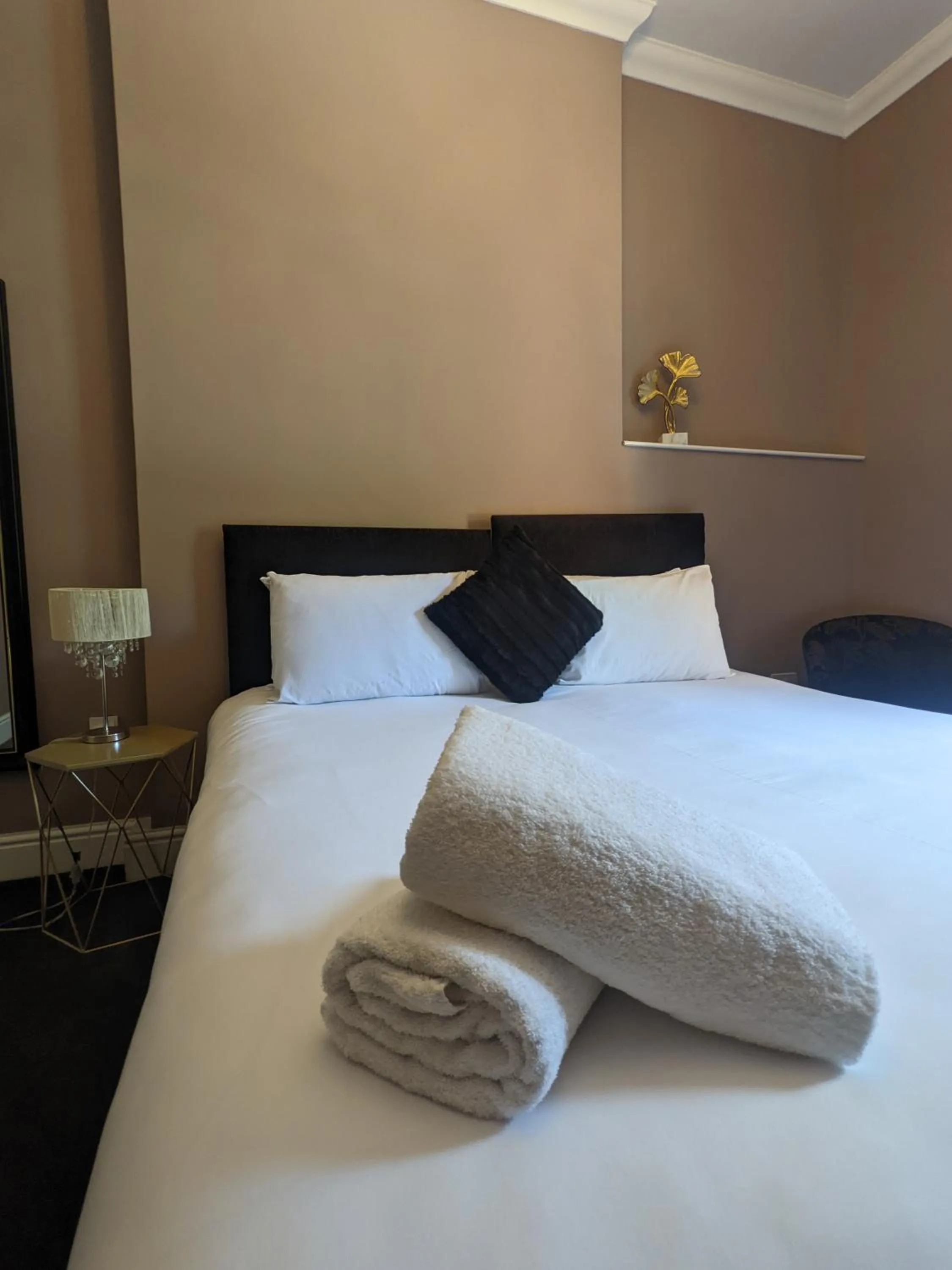 Bedroom in Blue Keys Hotel Southampton