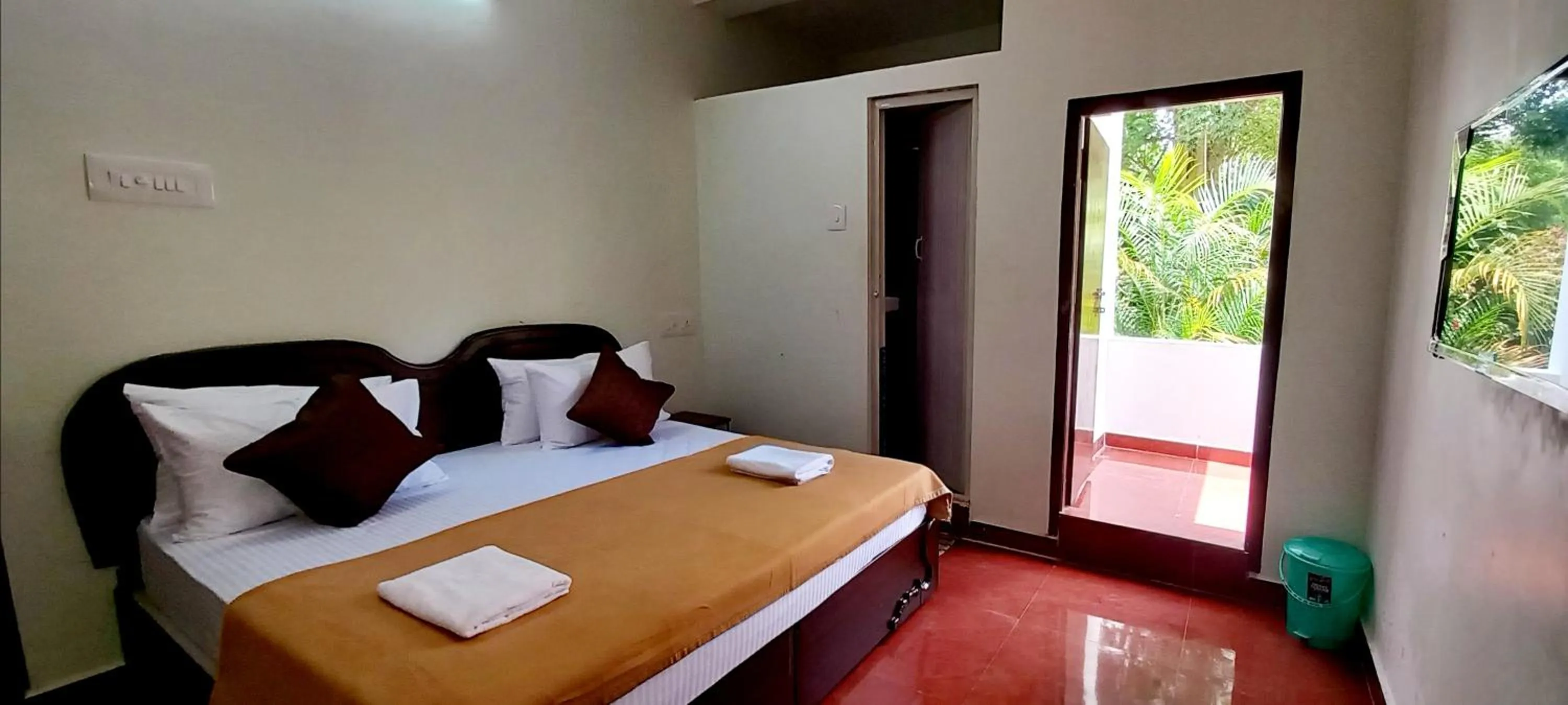 Bed in iSTAYS - Loop Road, Yercaud