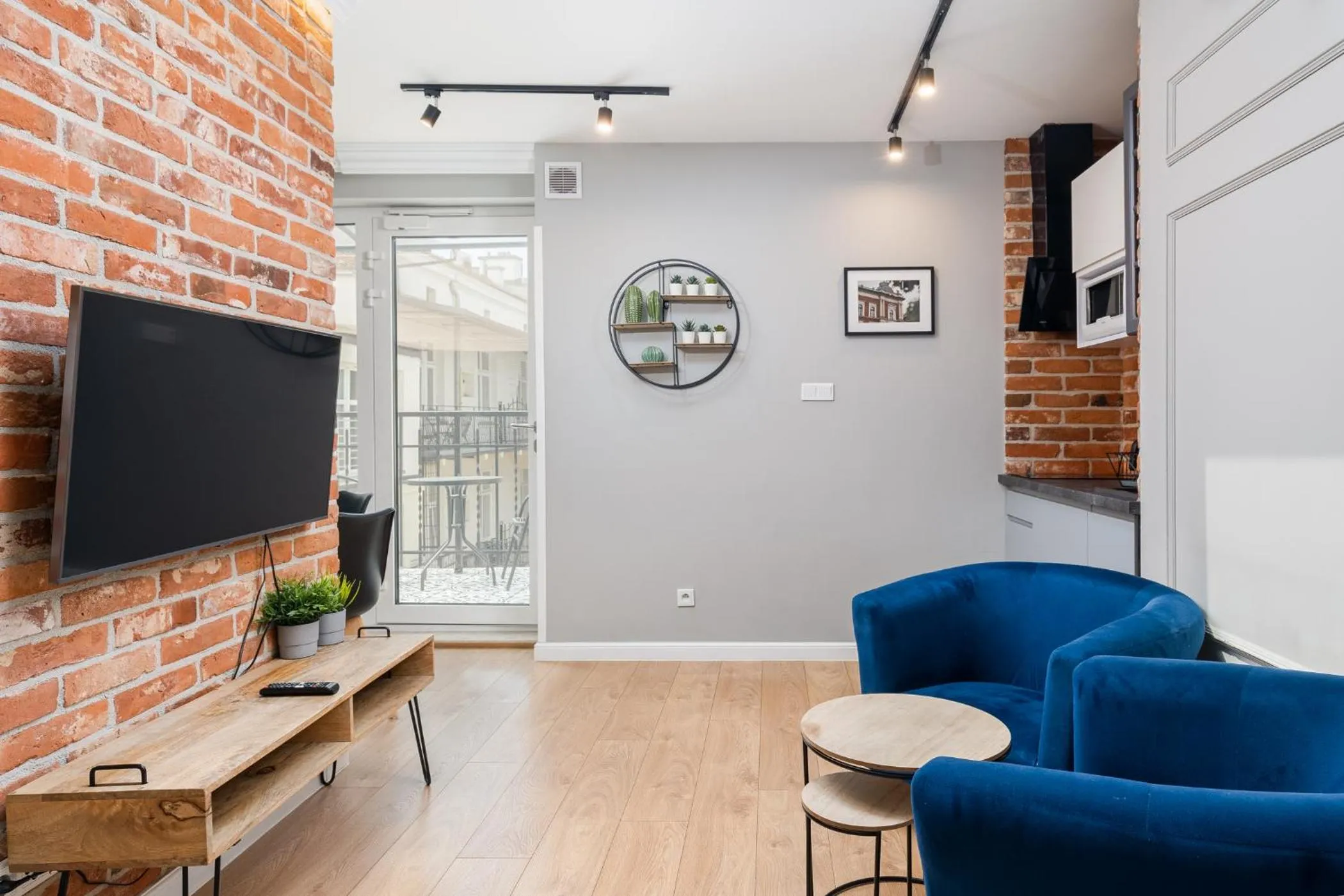 TV and multimedia in Saint Florian's Suites - Old Town Luxury Apartments - by Upstairs