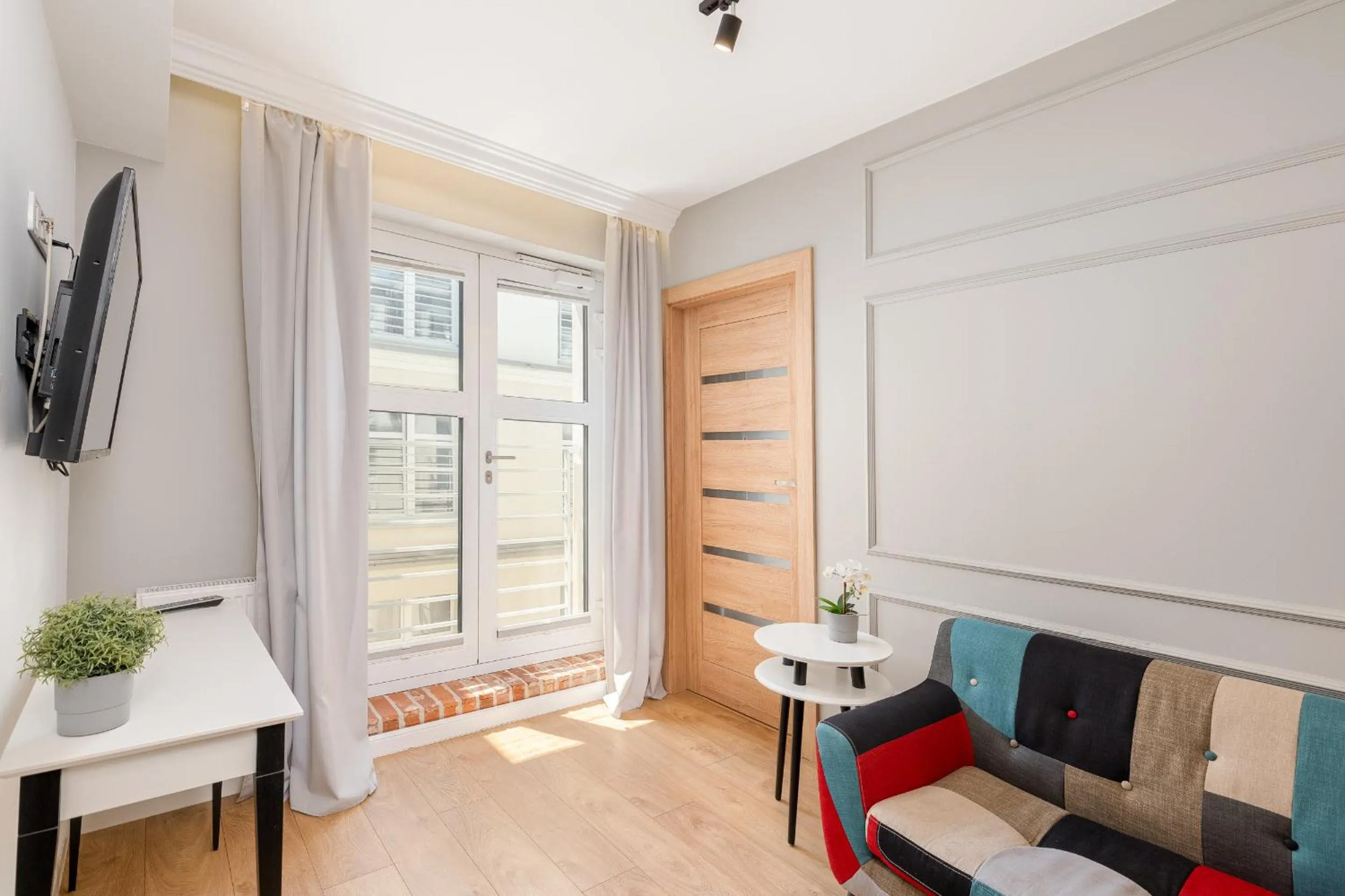 TV and multimedia, Bed in Saint Florian's Suites - Old Town Luxury Apartments - by Upstairs