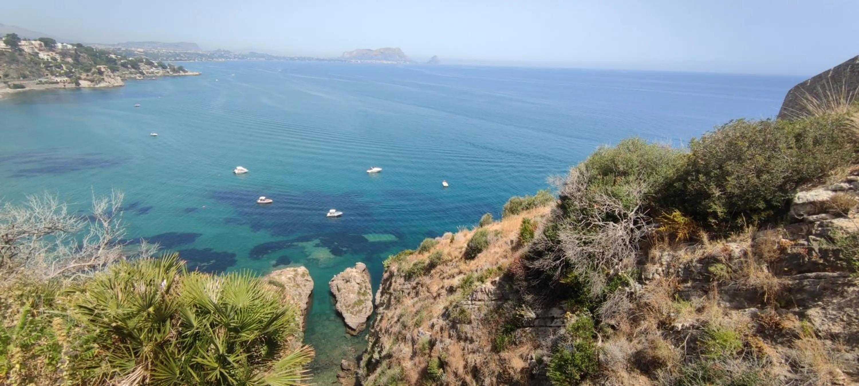 Sea view in AMUNI' Apartments