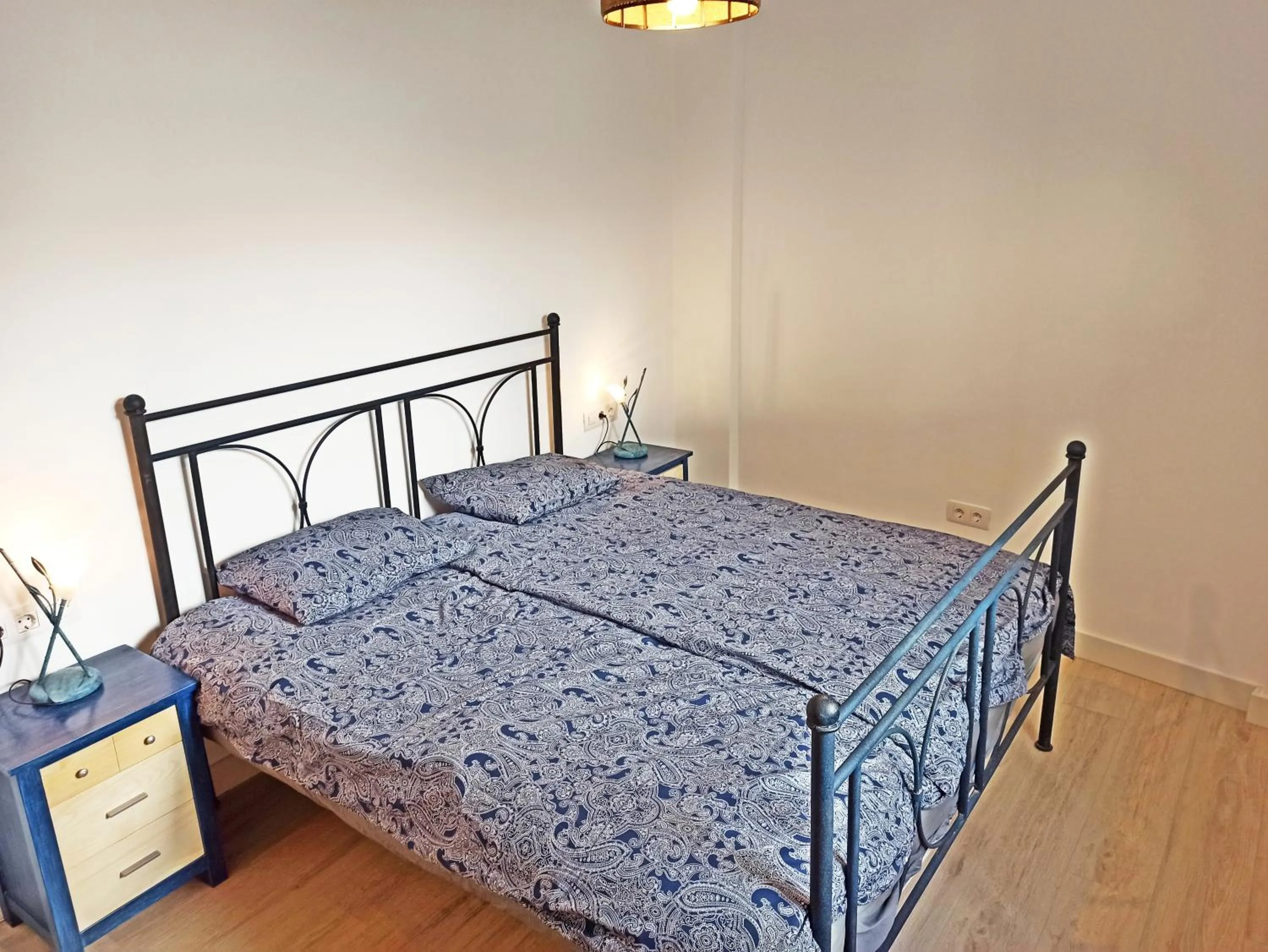 Photo of the whole room, Bed in Light-flooded loft in Santa Cruz