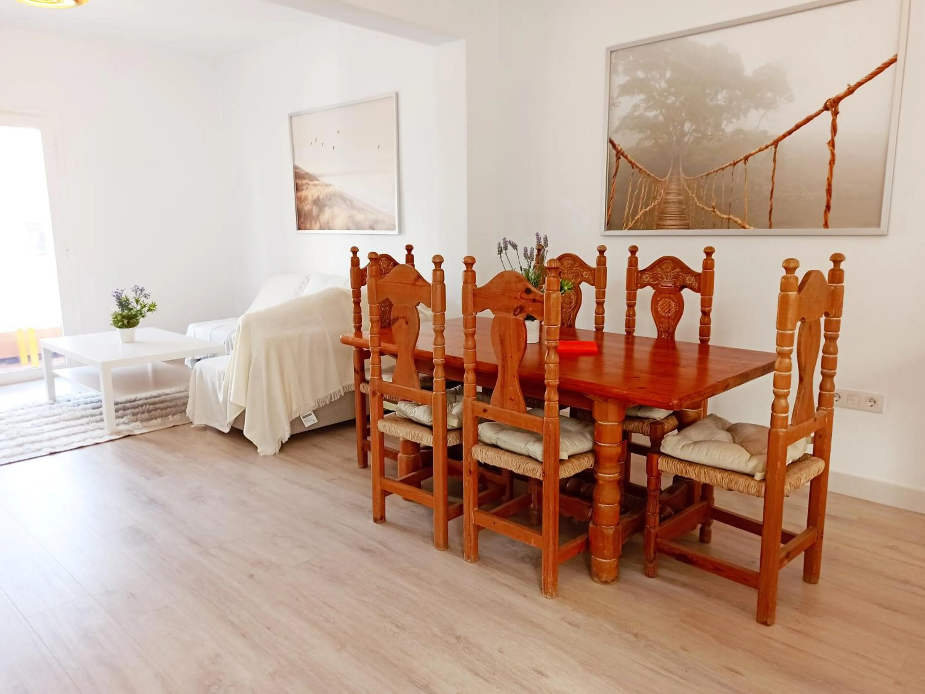 Dining area, Bed in Light-flooded loft in Santa Cruz