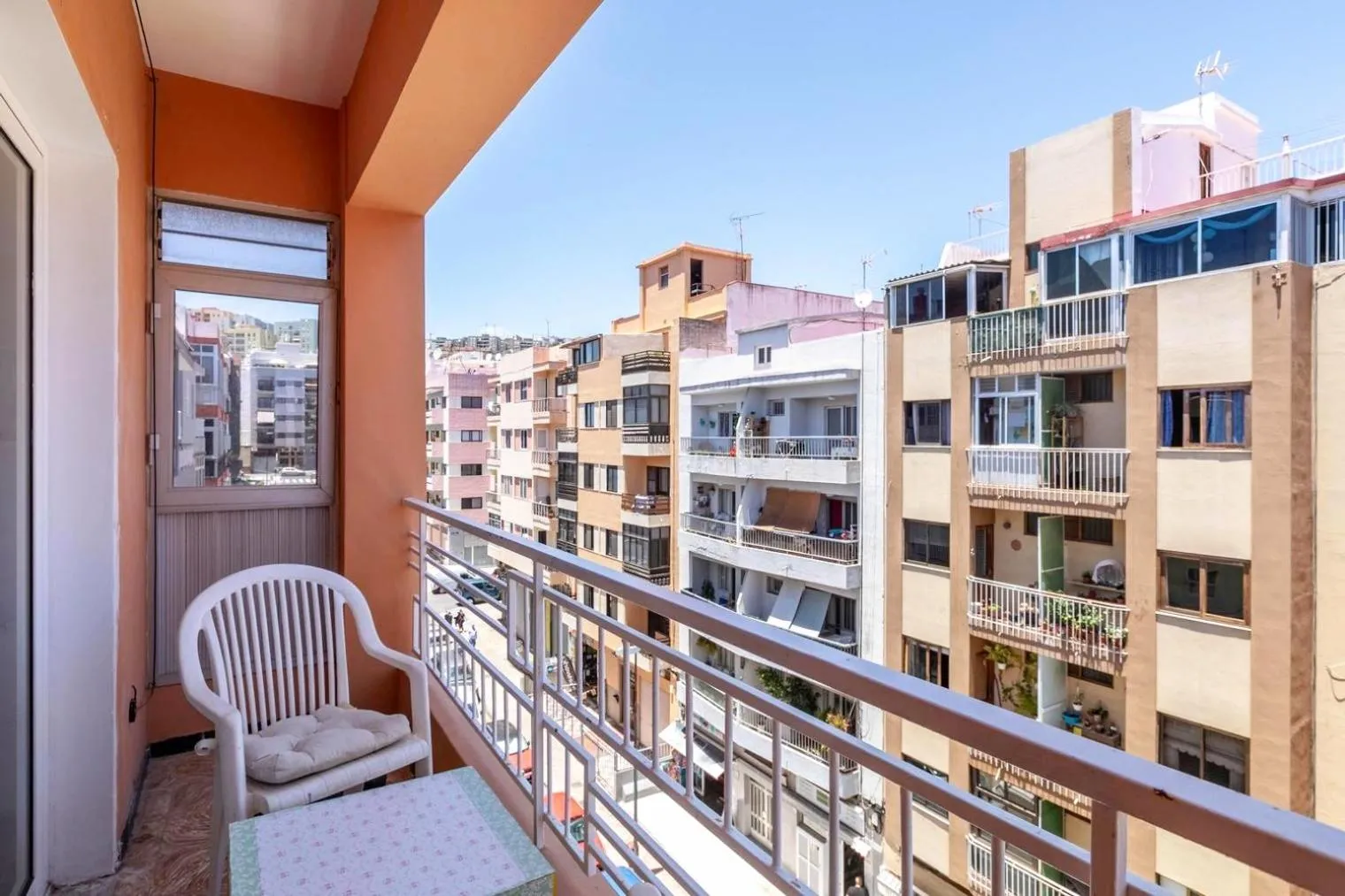 Balcony/Terrace in Light-flooded loft in Santa Cruz