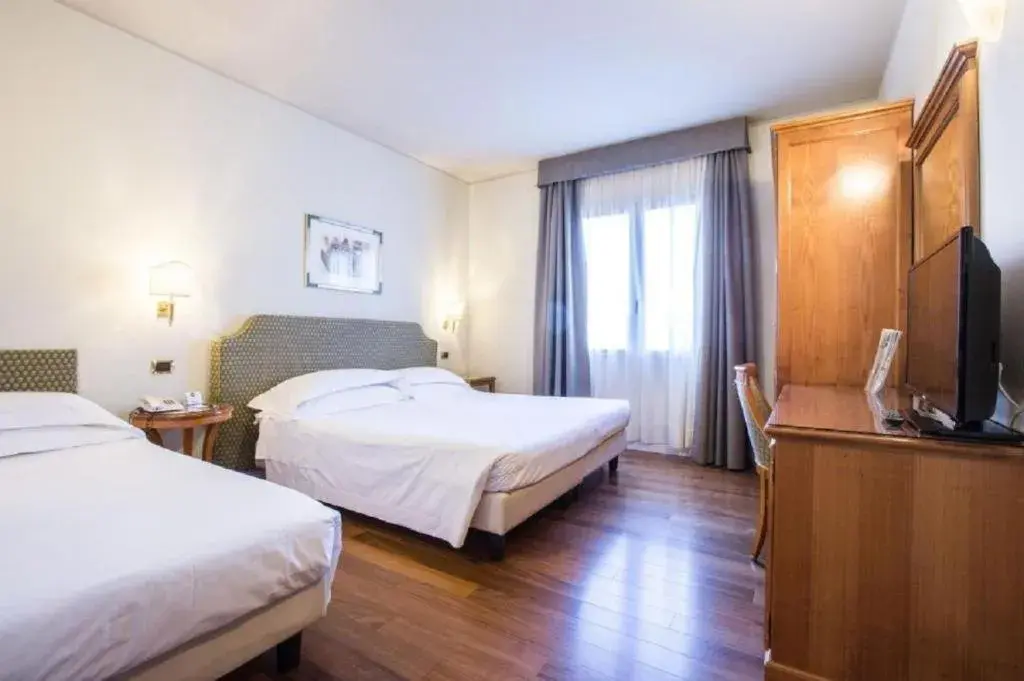 Bed in Hotel Plaza Bed in Hotel Plaza