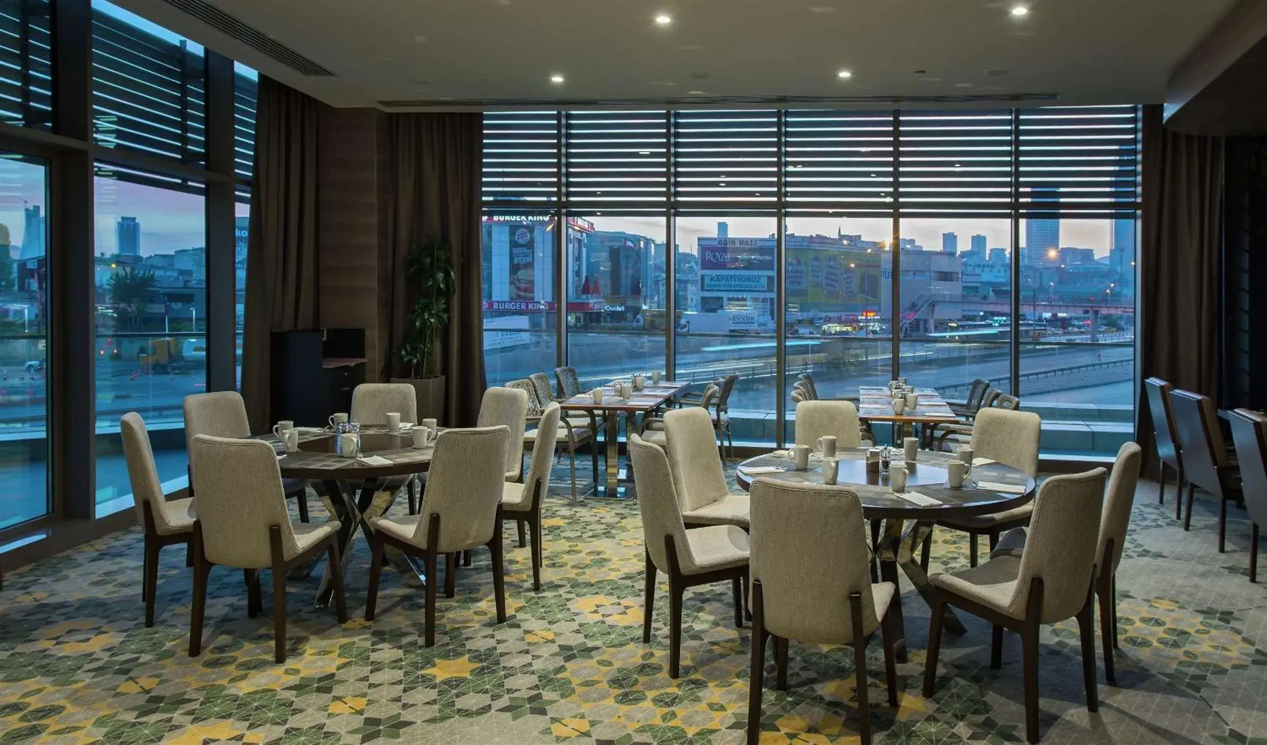 Restaurant/places to eat in Hilton Istanbul Kozyatagi Restaurant/places to eat in Hilton Istanbul Kozyatagi