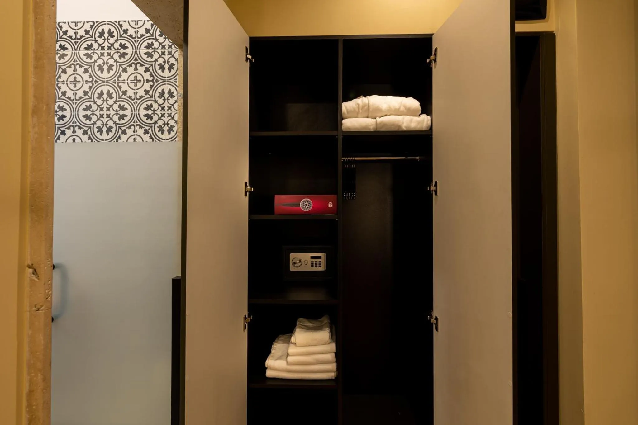 safe in Boutique Hotel Cocosul de Aur