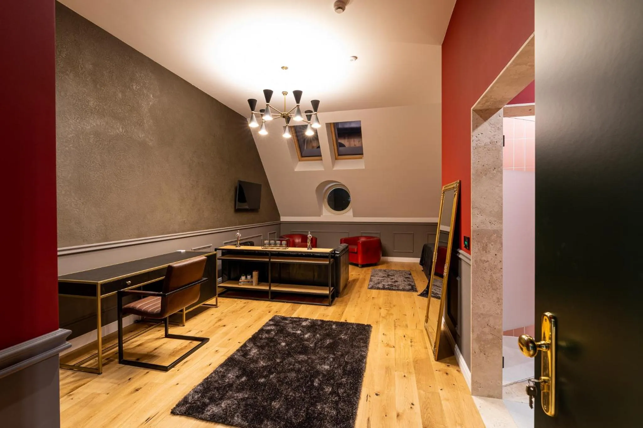 TV and multimedia in Boutique Hotel Cocosul de Aur