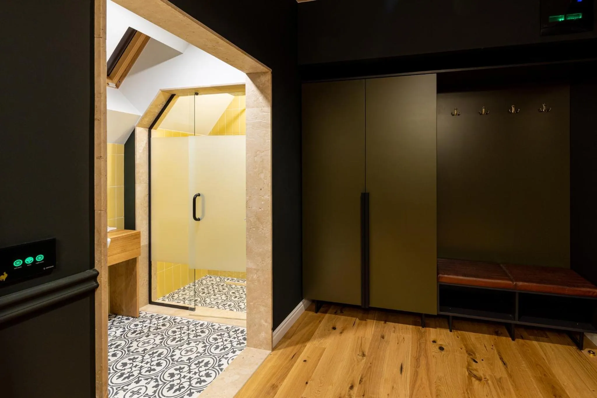 Shower in Boutique Hotel Cocosul de Aur