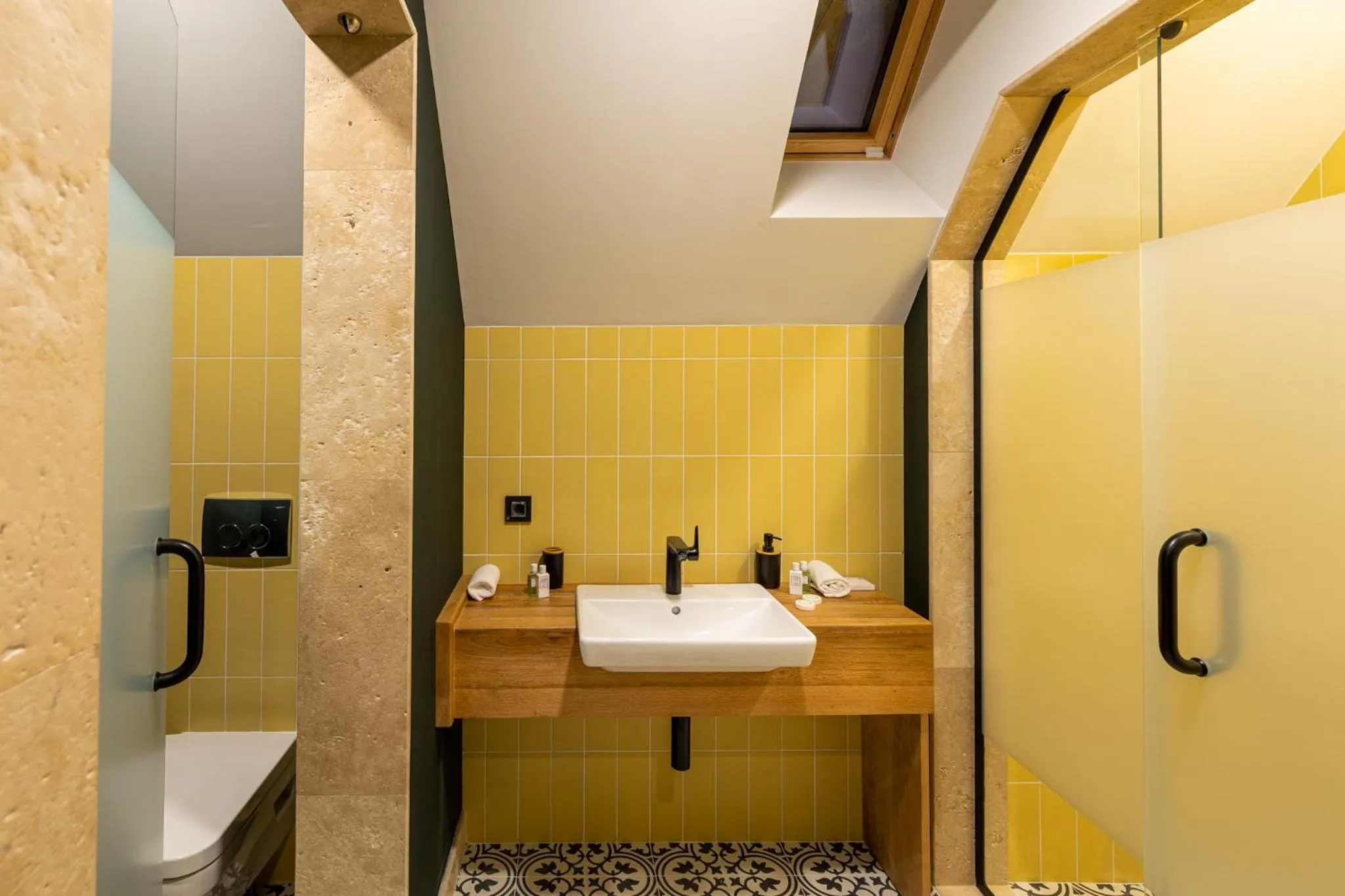 Toilet in Boutique Hotel Cocosul de Aur