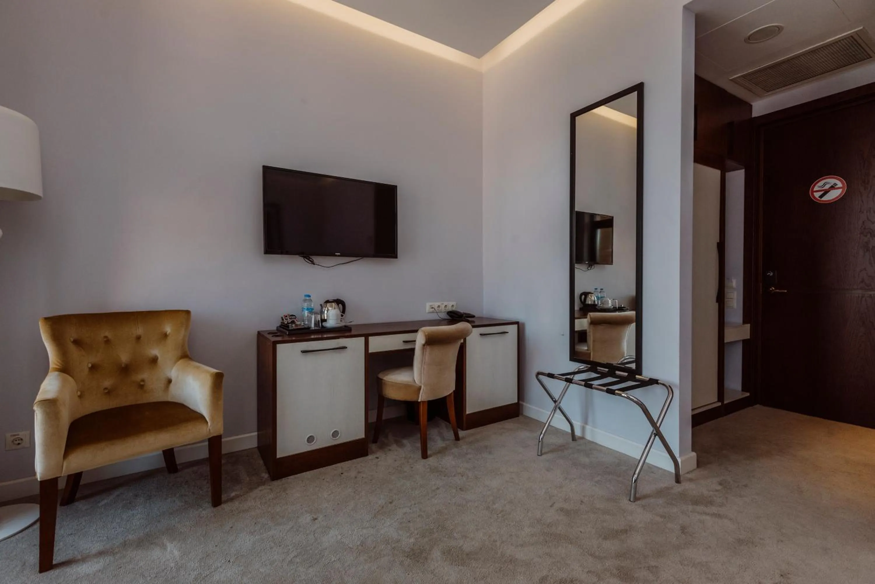 TV and multimedia in Golden Palace Batumi Hotel & Casino